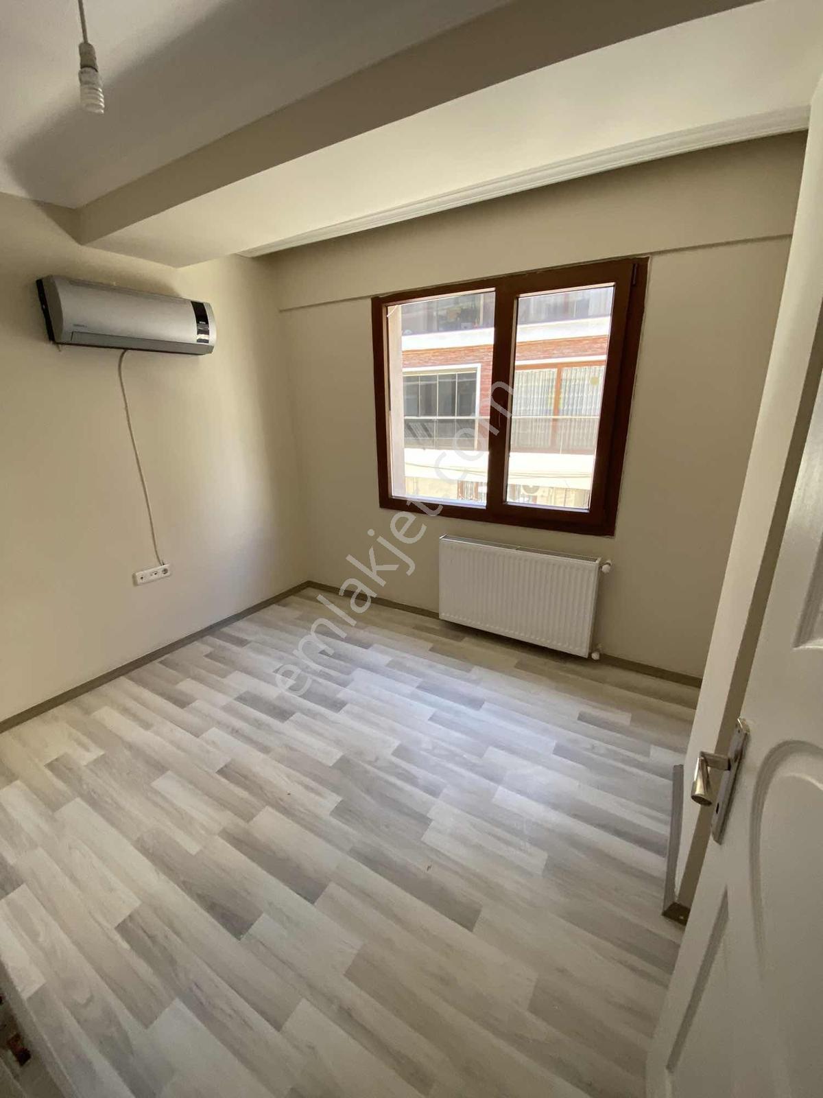 Buca Üçkuyularda Kiralık 2+1 Doğalgazlı Ve Çift Klimalı Köşe Ev - Görsel 26