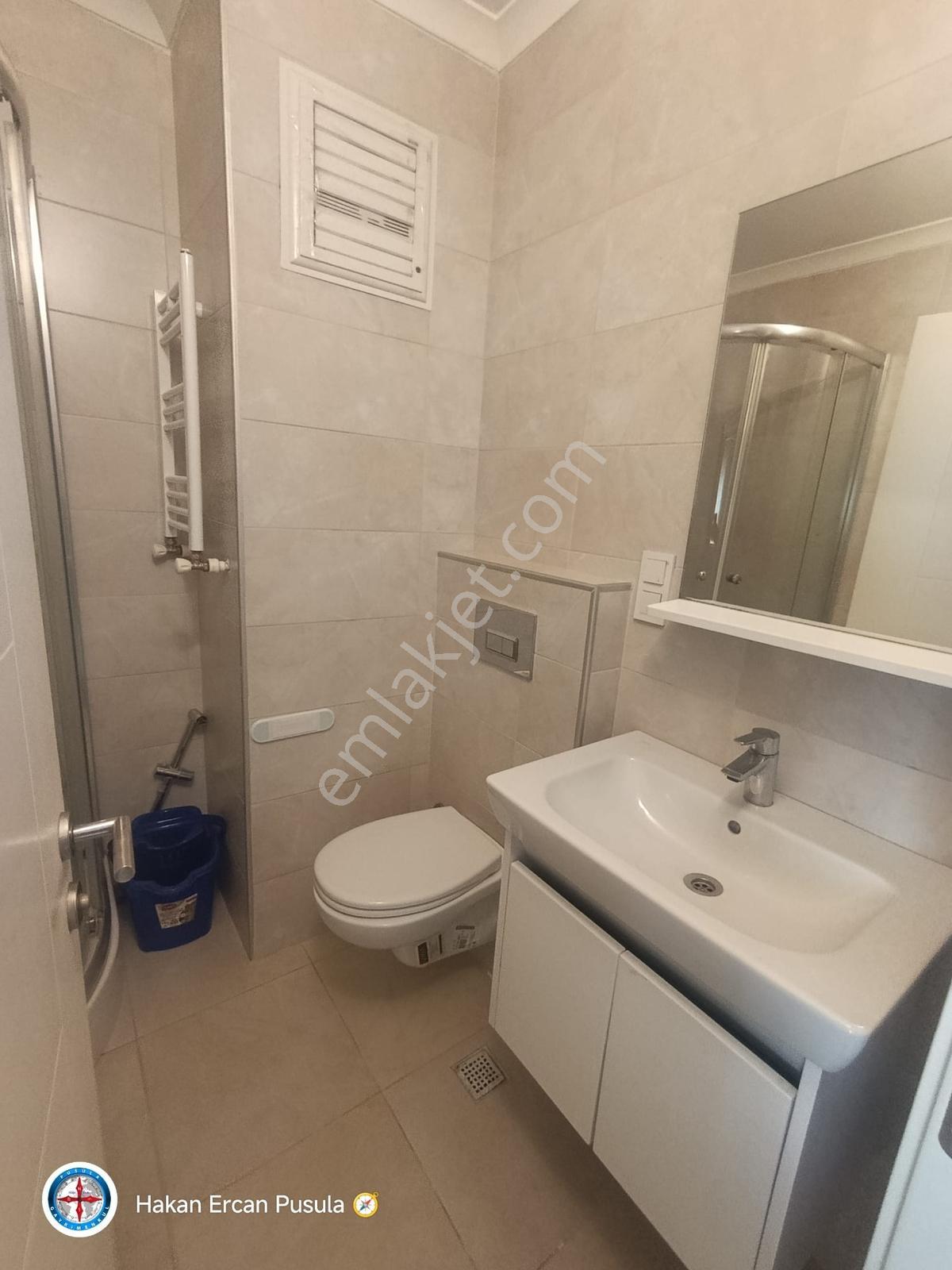Moda'da 8 Yıllık Binada Eşyalı Kombili 1+1 Ara Kat Kiralık Daire - Görsel 11