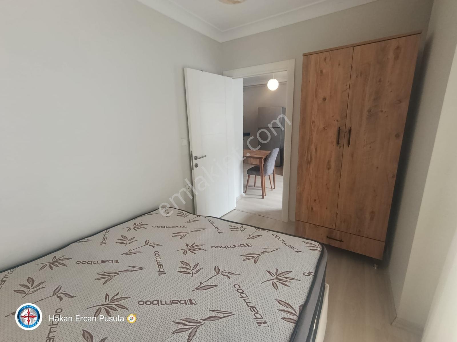 Moda'da 8 Yıllık Binada Eşyalı Kombili 1+1 Ara Kat Kiralık Daire - Görsel 9