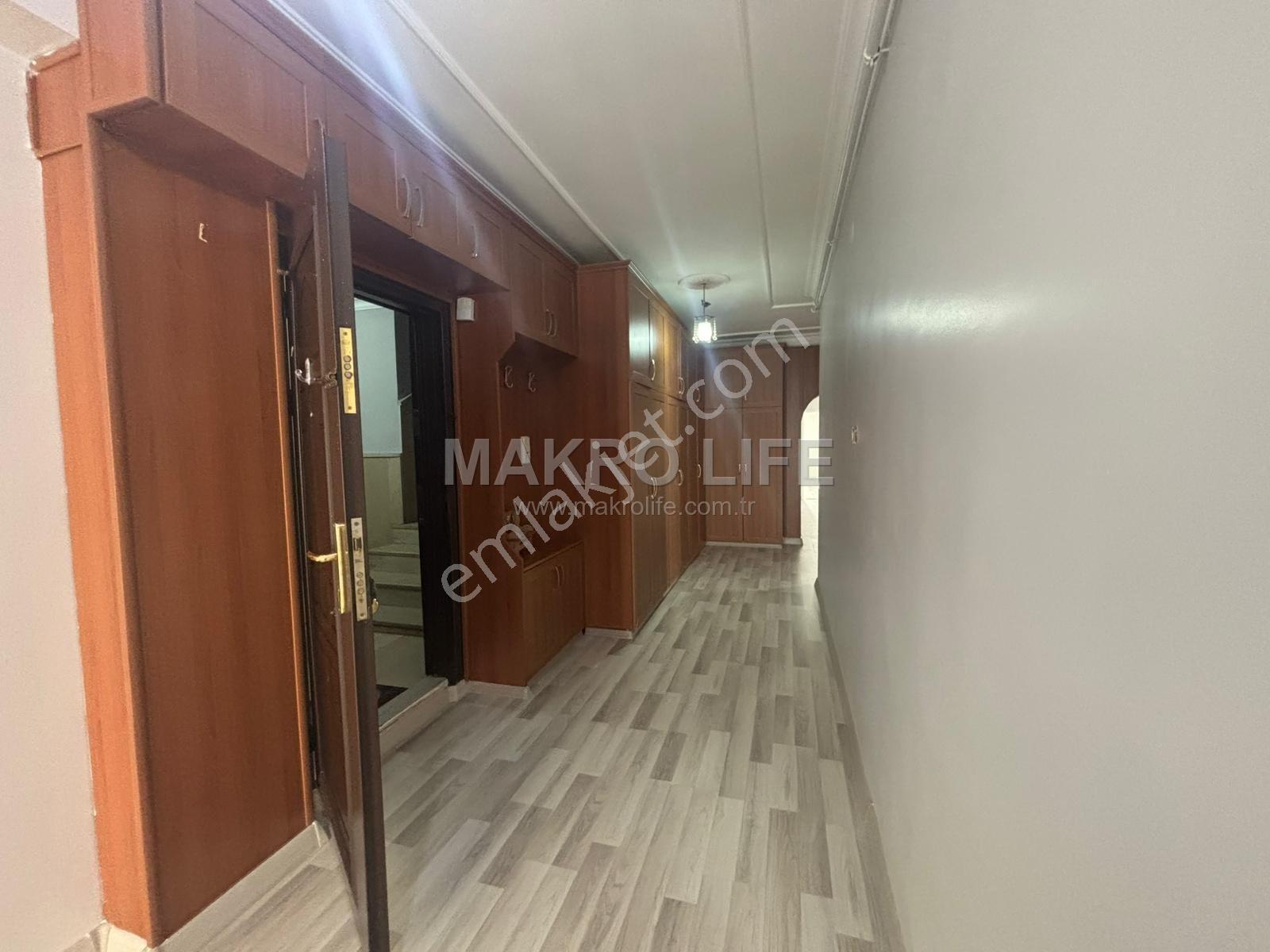 Makro Life Gayrimenkukden Tesisler Cadde Üzerinde Satılık 3+1 Fırsat Boş Daire - Görsel 9