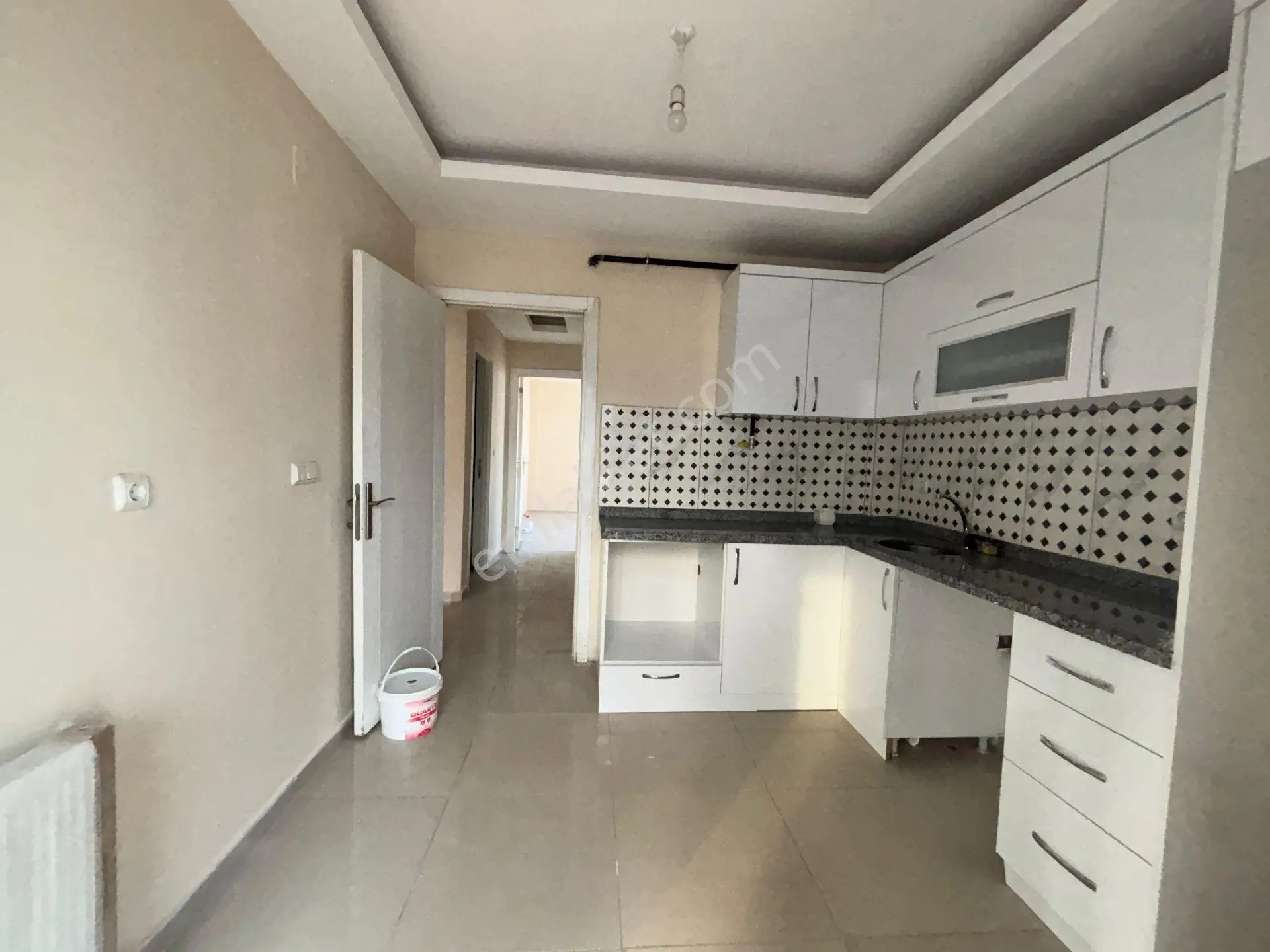 Sarıçam Belediye Arkası 15 Metre Bulvar Üzeri 2+1 Kapalı Mutfak Kombili