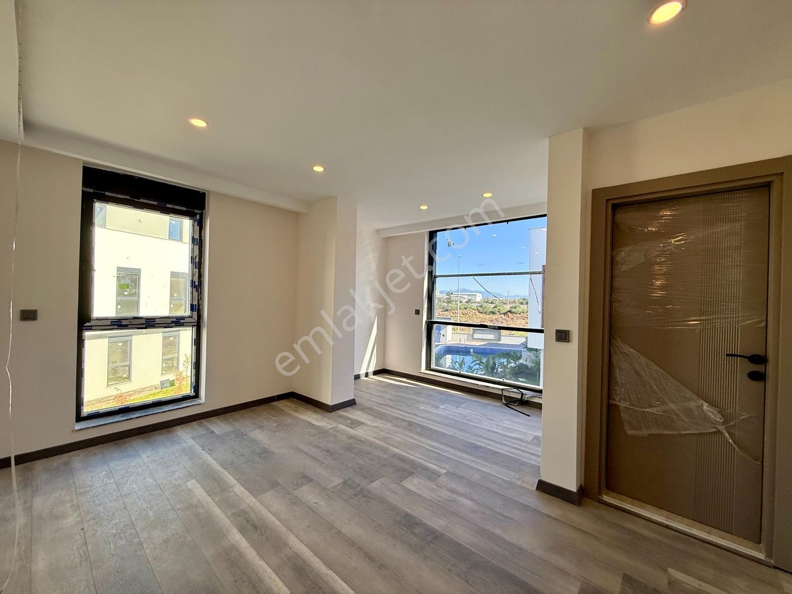 Altınkale'de Kiralık Site İçerisinde 5+1 Asansörlü Sıfır Villa - Görsel 3