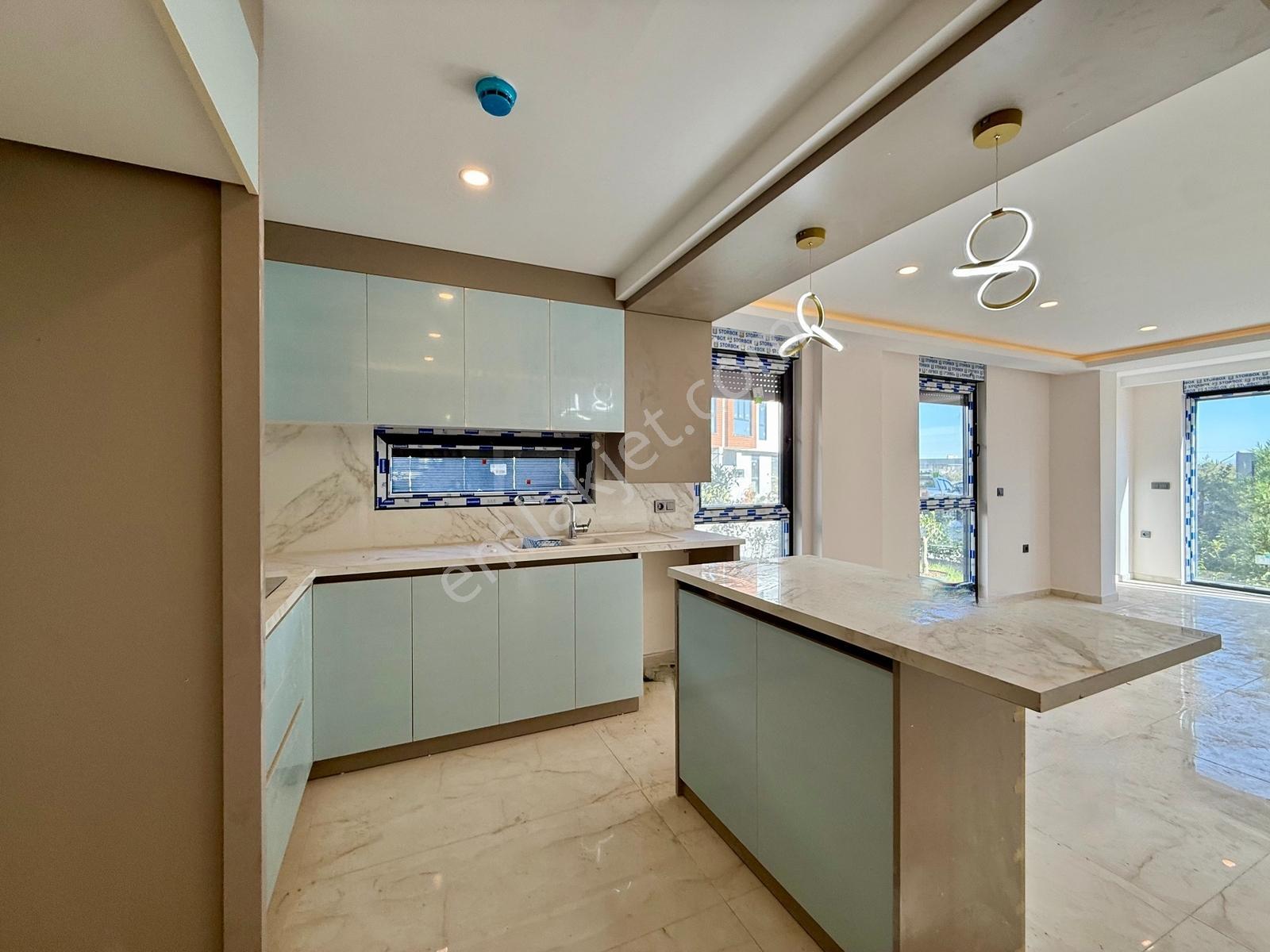 Altınkale'de Kiralık Site İçerisinde 5+1 Asansörlü Sıfır Villa - Görsel 23