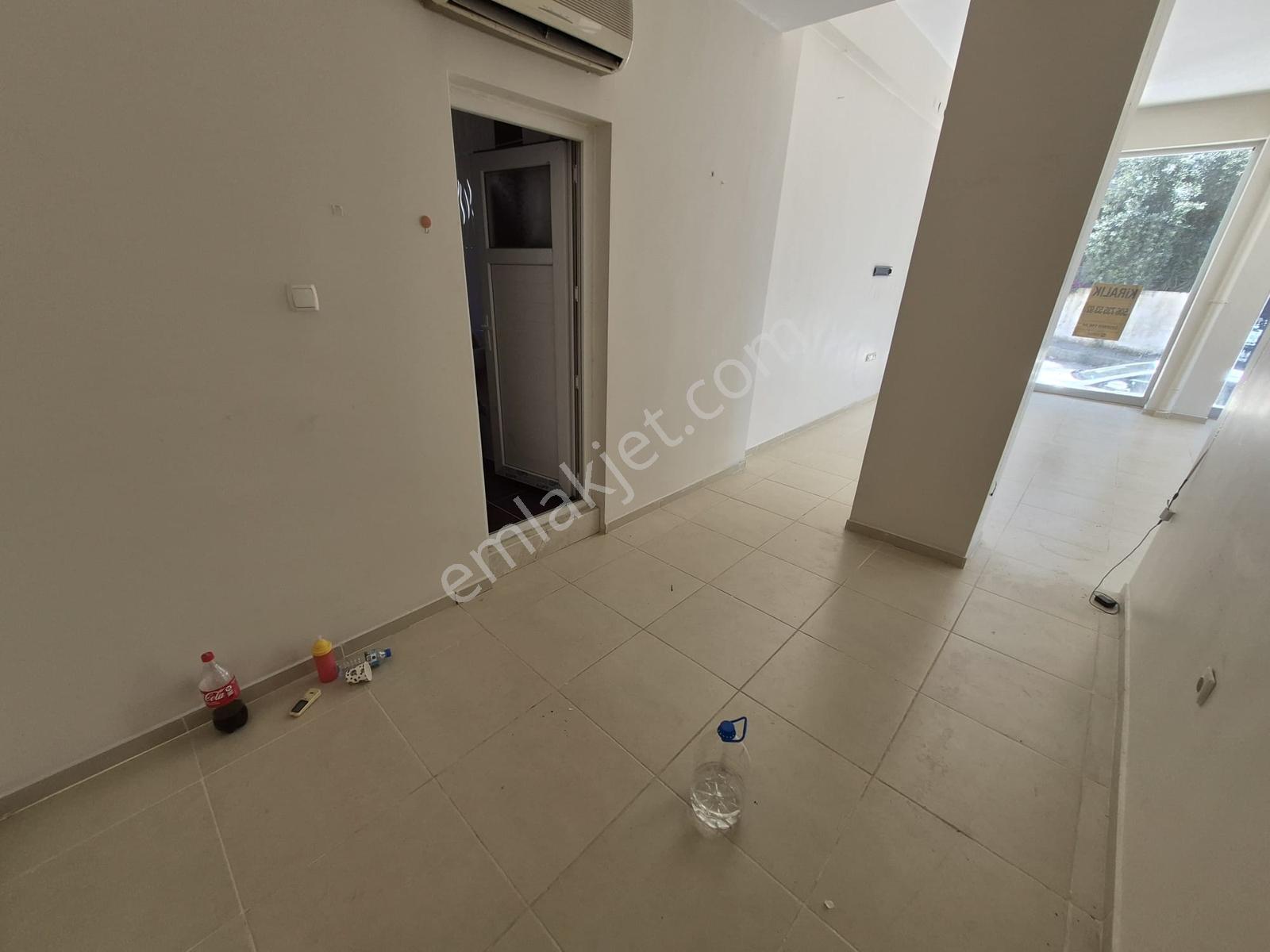 Buca Gediz'de//otokentyolunda//wcli//köşe Kiralık Dükkan - Görsel 4