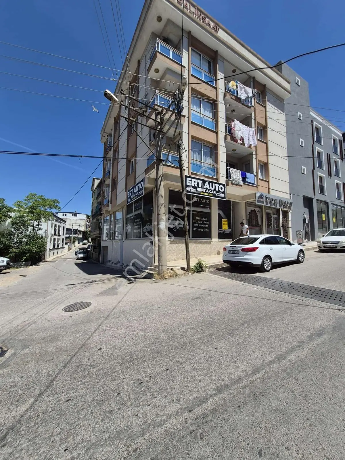 Buca Gediz'de//otokentyolunda//wcli//köşe Kiralık Dükkan