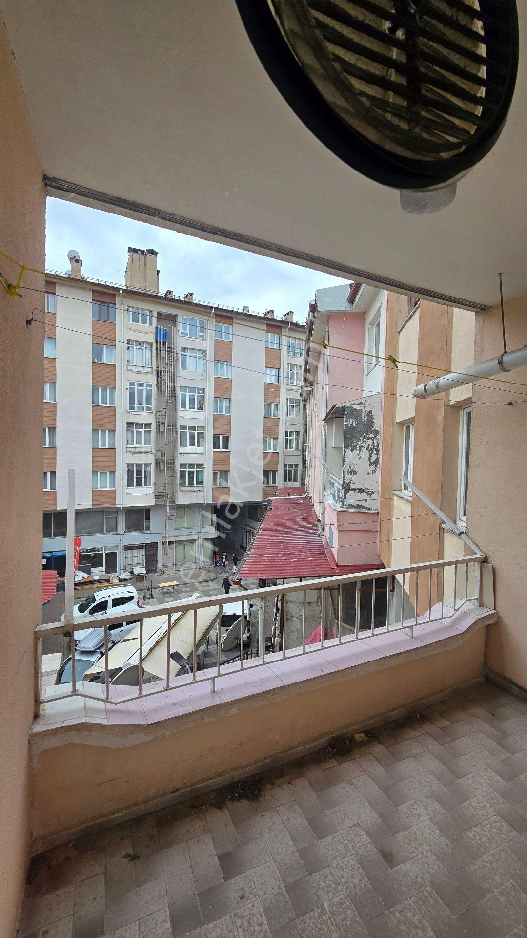 Sivas Merkez Çarşı İçerisinde 3+1 Satılık Daire - Görsel 9