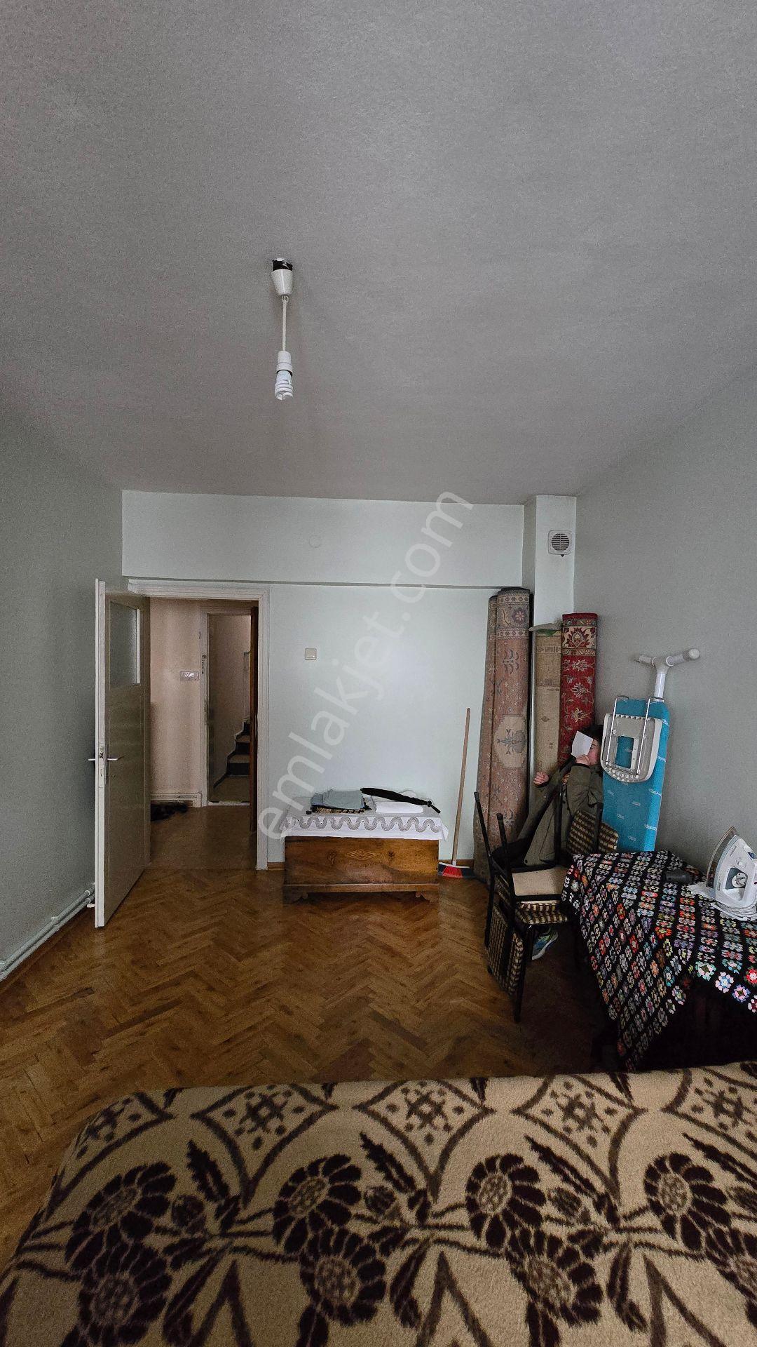 Sivas Merkez Çarşı İçerisinde 3+1 Satılık Daire - Görsel 14