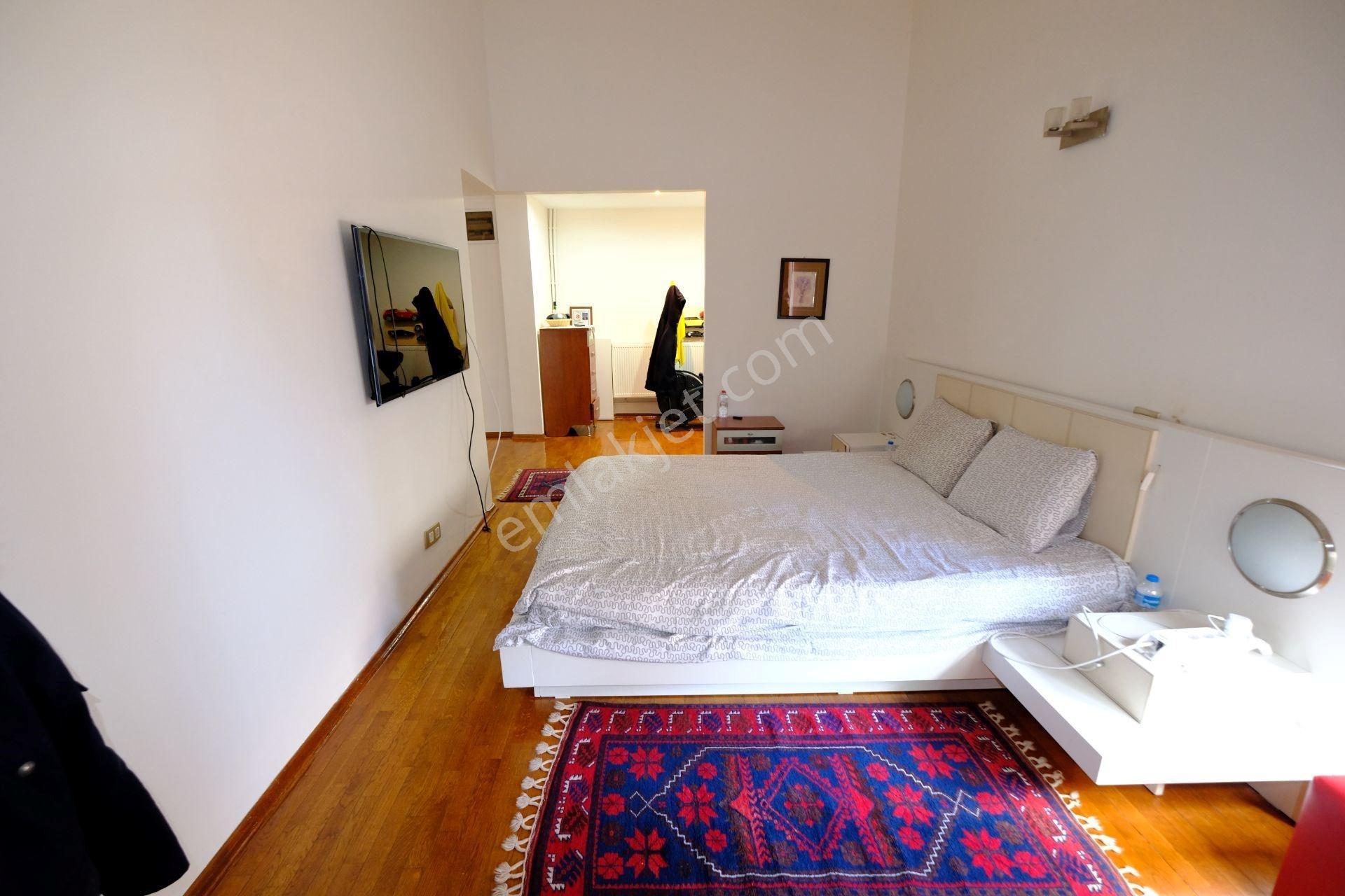 Güvenlikli Sitede Özel Havuz Manzaralı 5+2 Geniş Aile Tripleks - Görsel 14