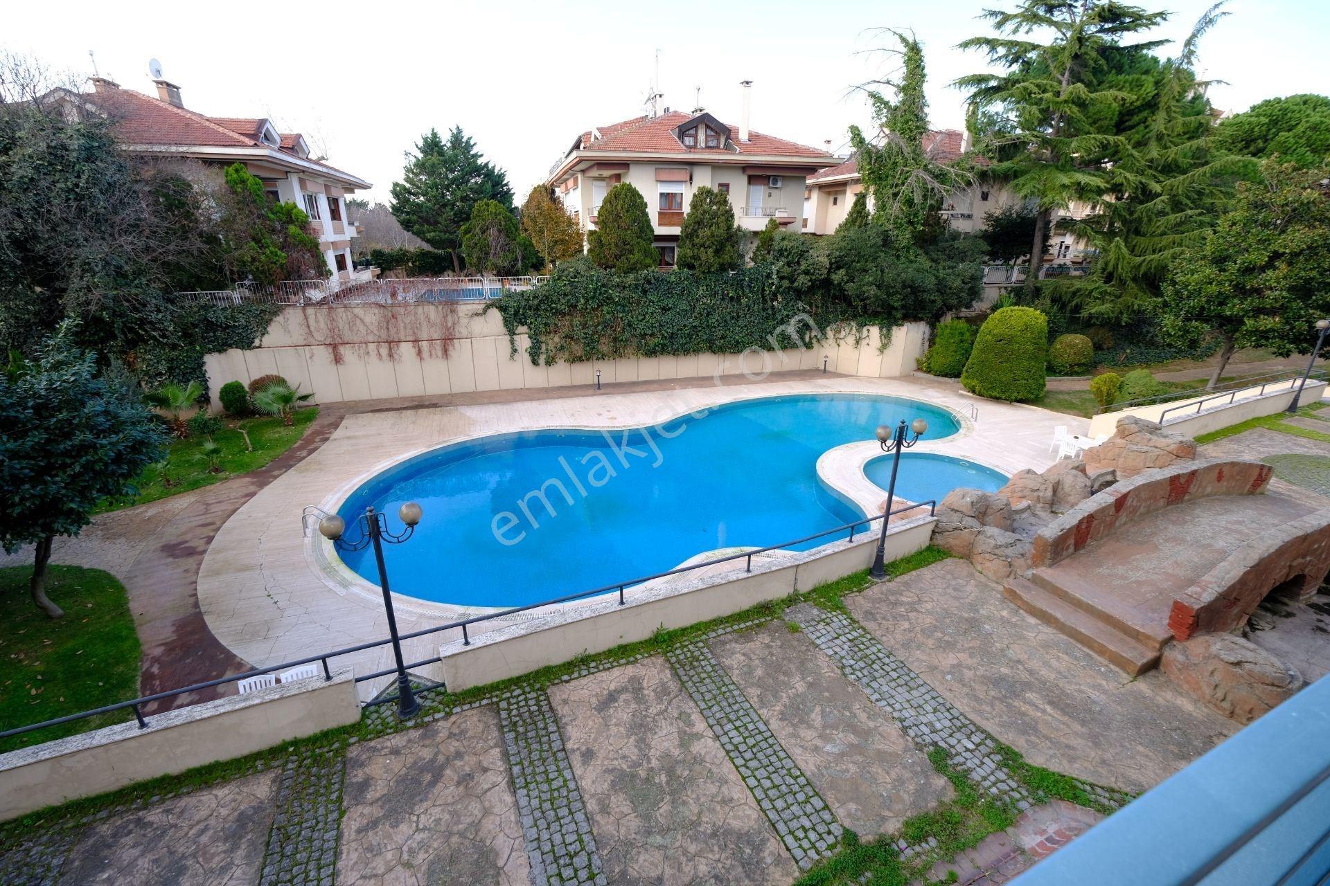 Güvenlikli Sitede Özel Havuz Manzaralı 5+2 Geniş Aile Tripleks - Görsel 26