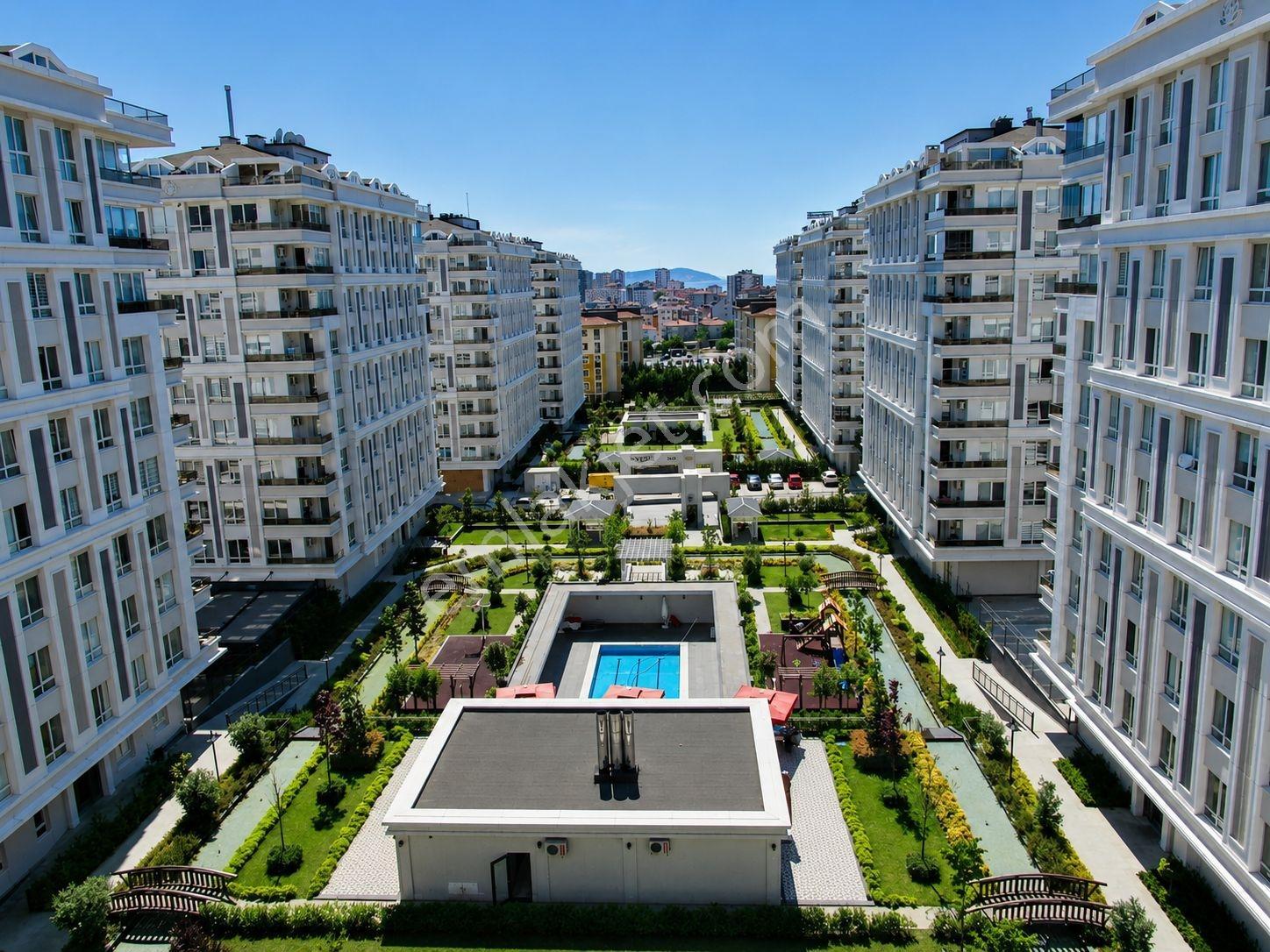 Altayçeşme Evinpark Ebv. Banyolu Kapalı Otoparklı Metro 2dk 3+1