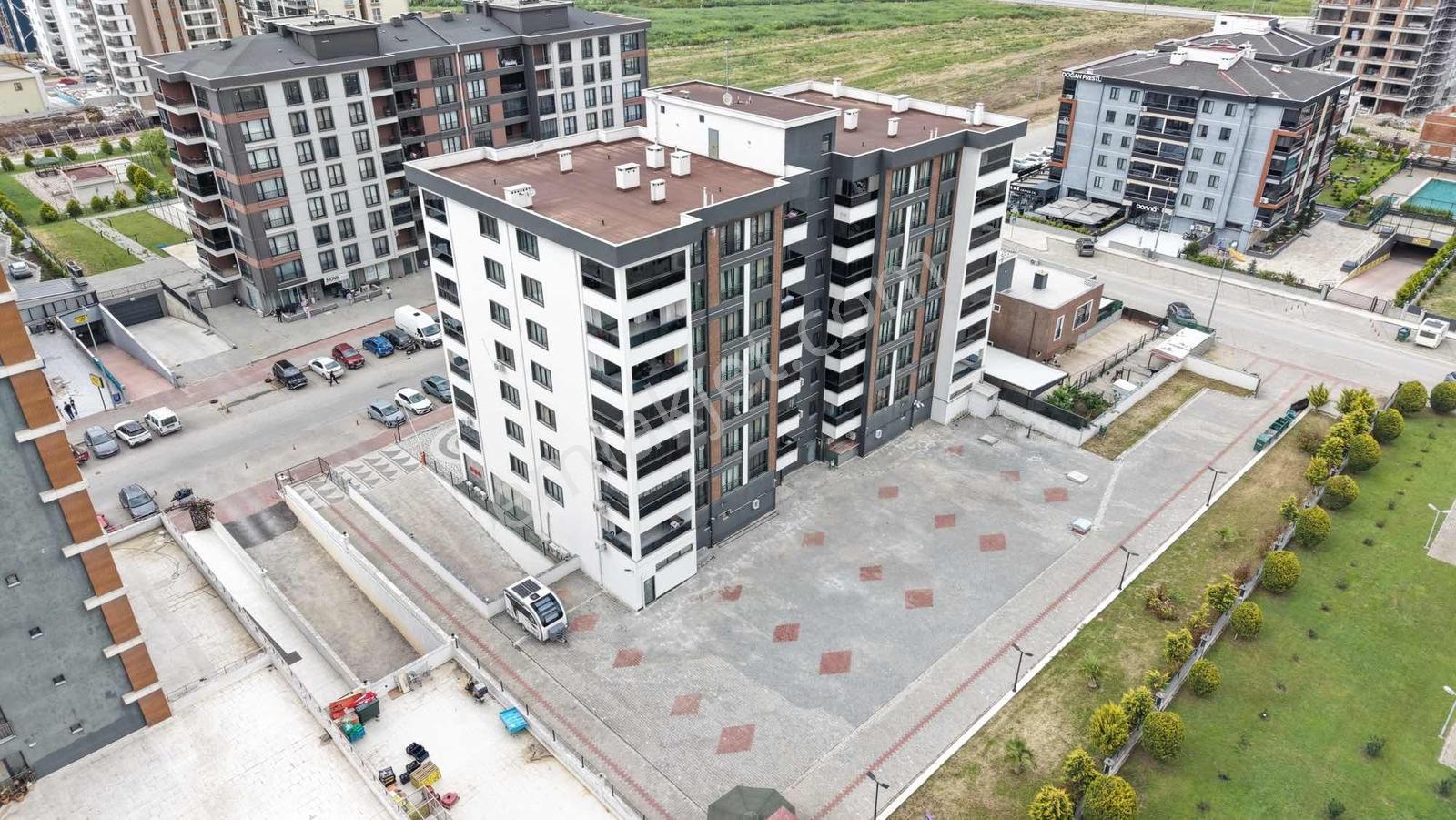 Esenler De Cadde Üzeri Satılık Geniş Ve Ferah 3+1 Daire