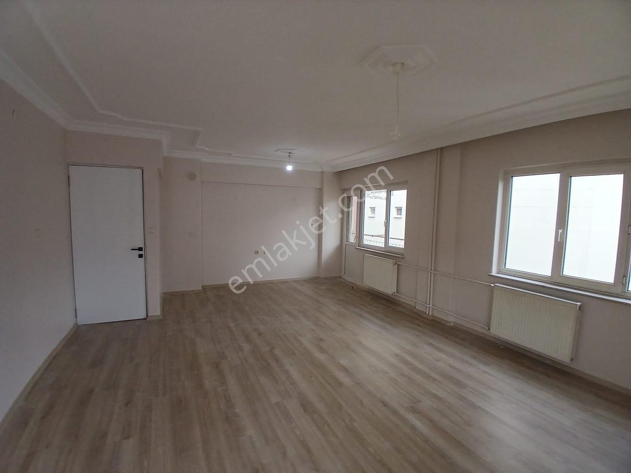 Ender Uysal Gayrimenkulden Bursa Caddesine Yakın 2+1 Asansörlü Arakat Geniş Kiralık Daire... - Görsel 6