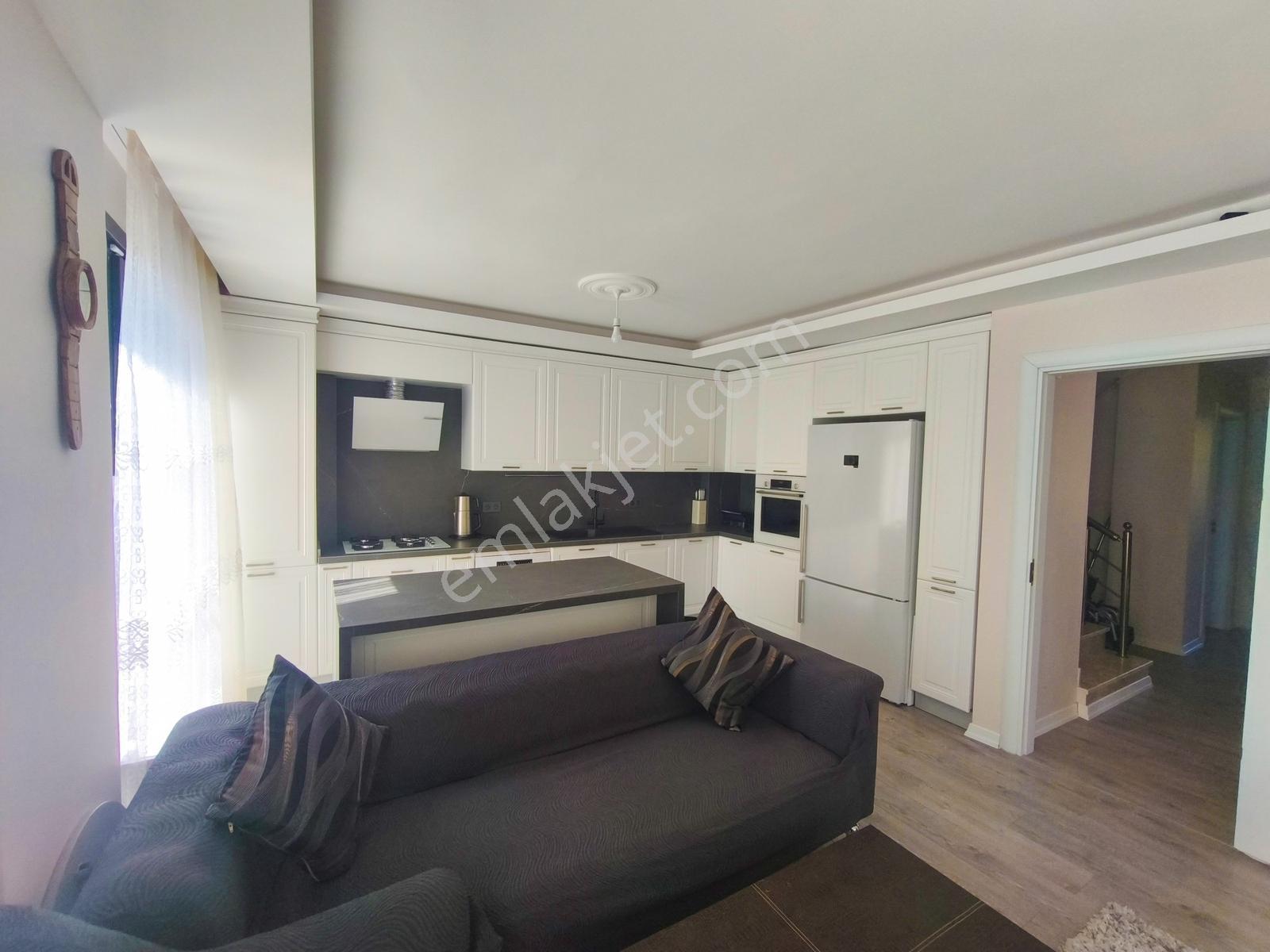 Silivri B.kılıçlı Merkezde 900m² Arsa İçinde 6+1 İskanlı Villa - Görsel 13