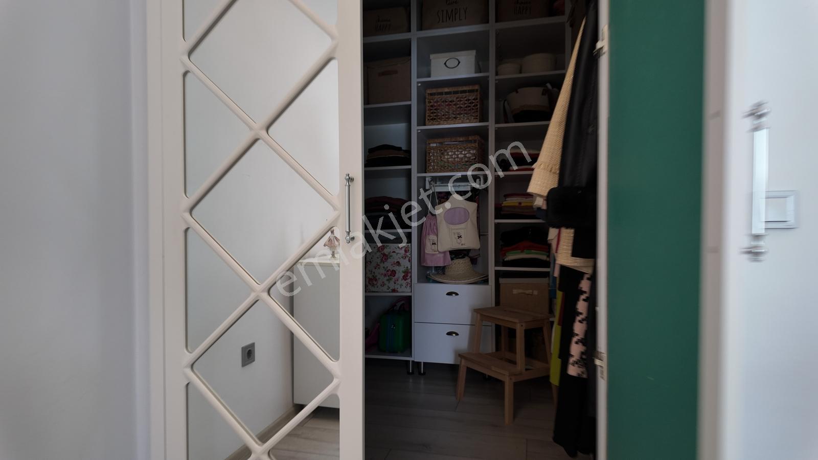 Güzelyalıda Eşsiz Deniz Manzarası | Havuzlu Site | Dublex 6+1 - Görsel 20