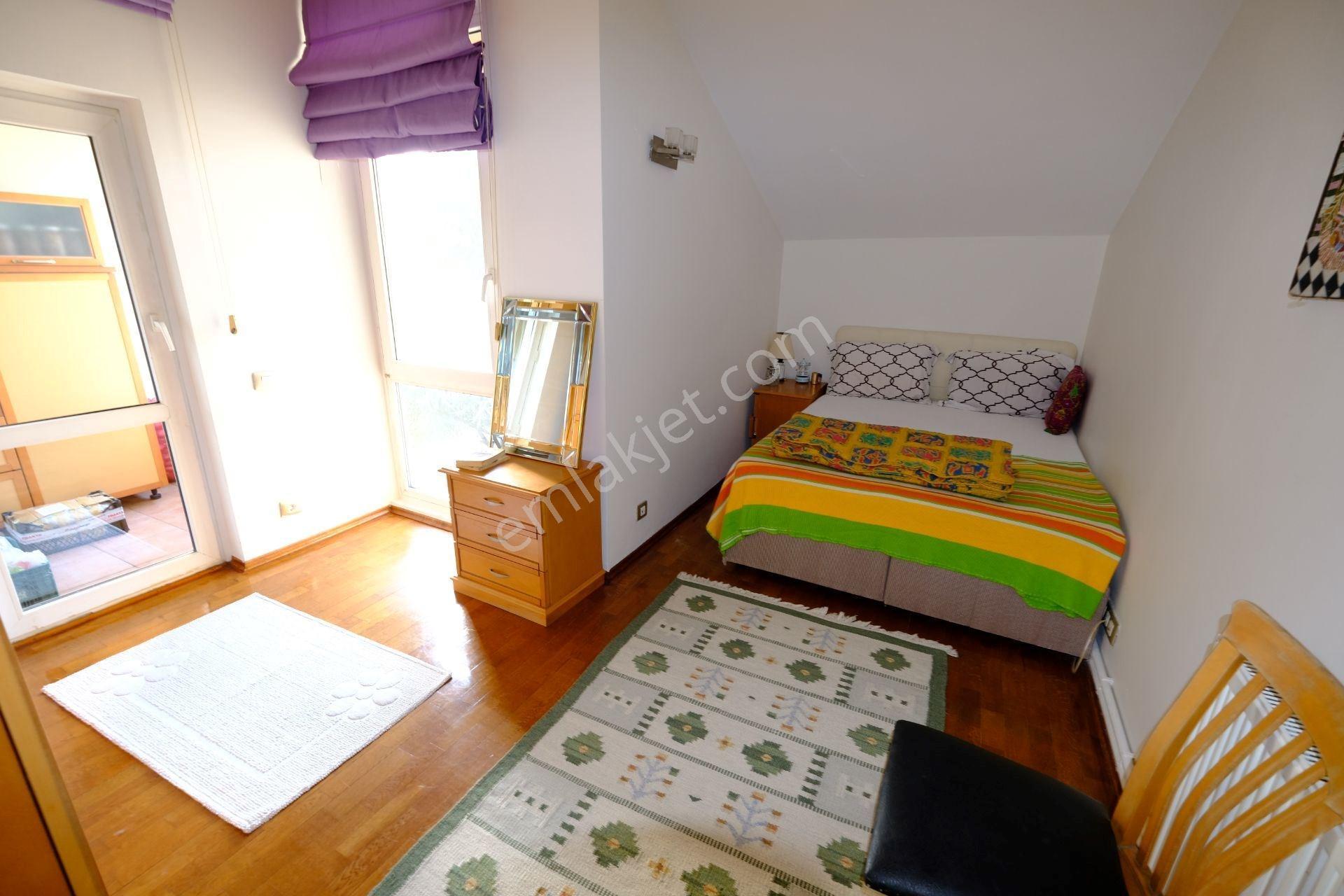 Güvenlikli Sitede Özel Havuz Manzaralı 5+2 Geniş Aile Tripleks - Görsel 8