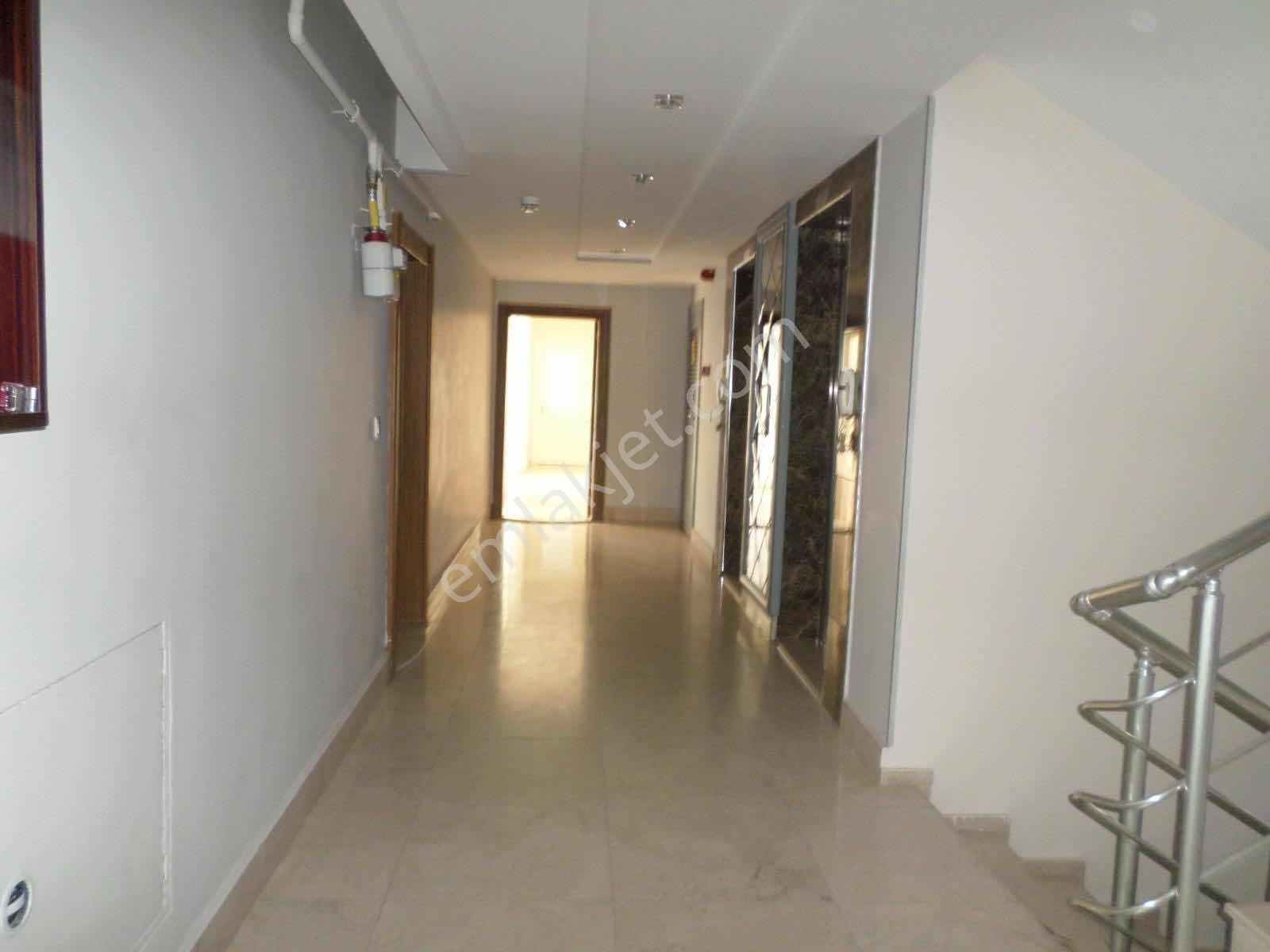 Havuzlu Güvenlikli Sitede Çok Geniş Ful Eşyalı Kiralık 1+1 Daire - Görsel 6