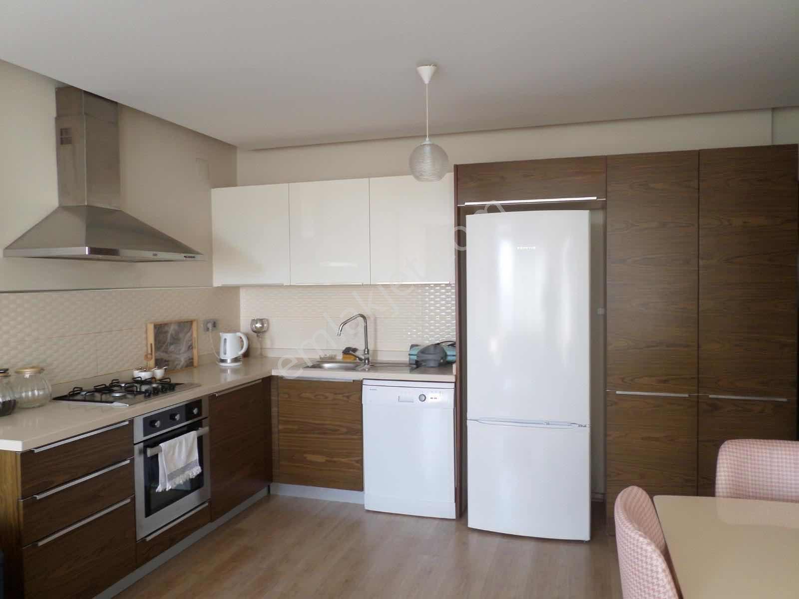 Havuzlu Güvenlikli Sitede Çok Geniş Ful Eşyalı Kiralık 1+1 Daire - Görsel 16