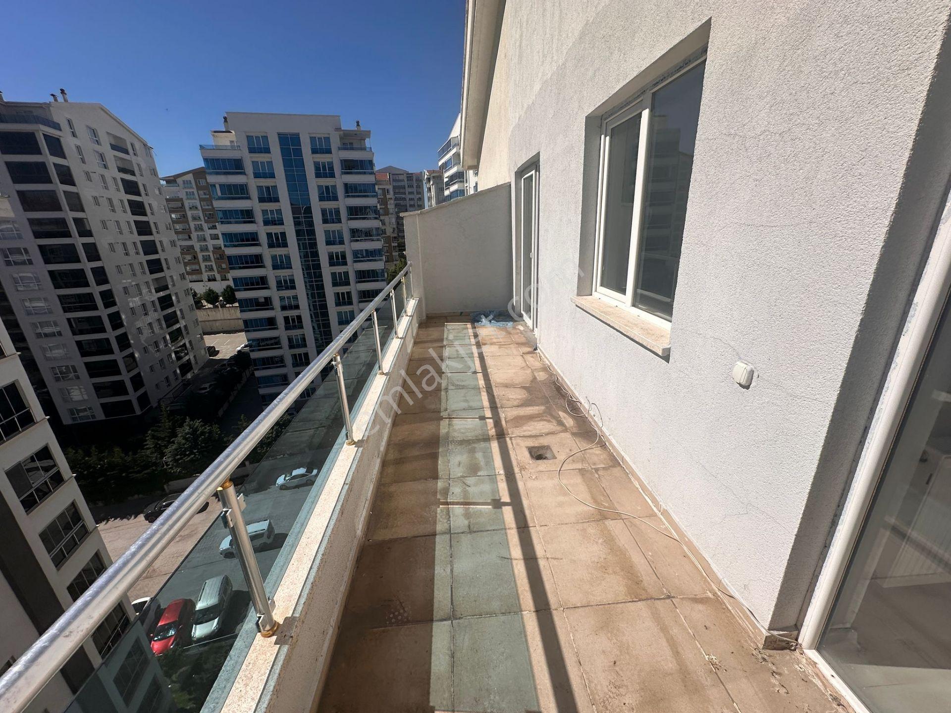 Ege Mah.3+1 Teras Balkonlu 140m² Masrafsız Dublex - Görsel 29