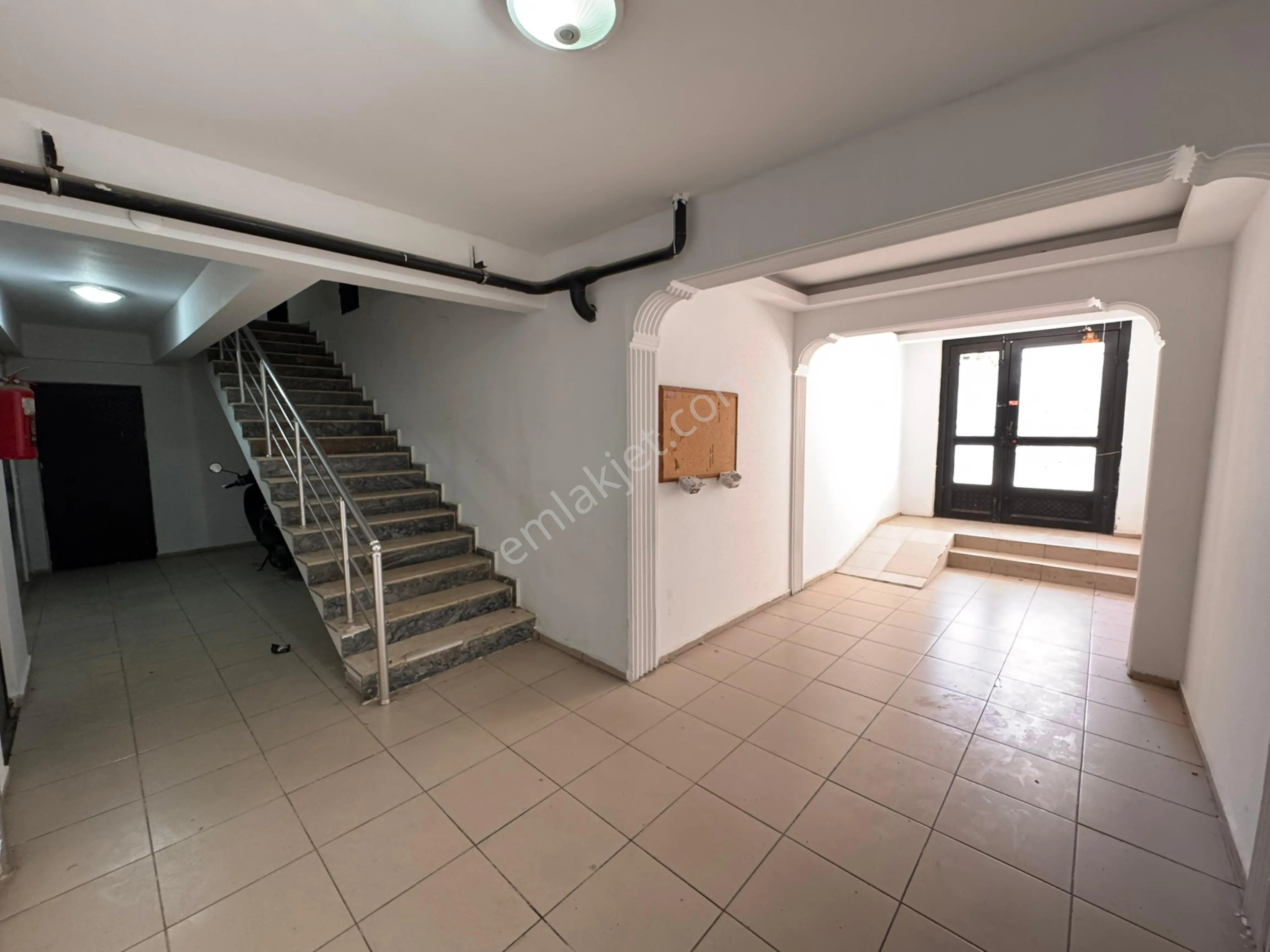 Pera'dan Sütlüce Mah. Üni Yakını Eşyalı 1+1 Kiralık Daire - Görsel 2