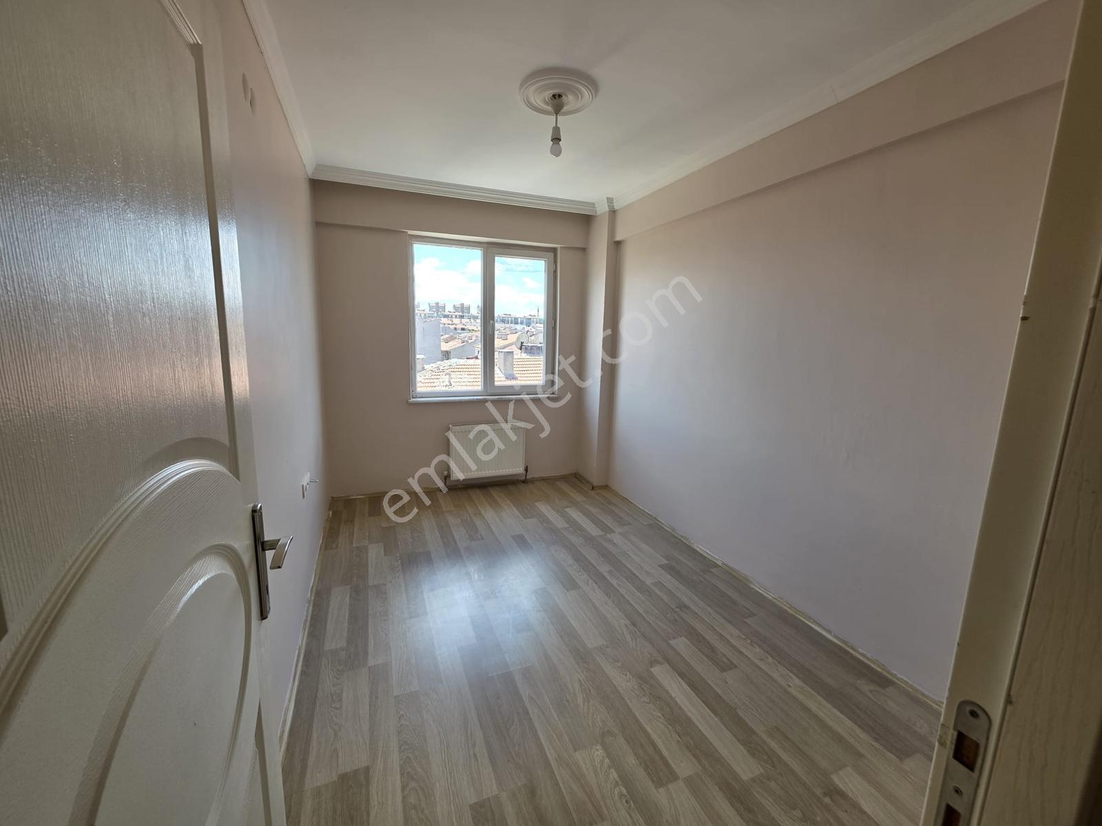 Şirintepe Örme Sokak'ta Bakımlı Satılık 2+0 Satılık Daire - Görsel 29