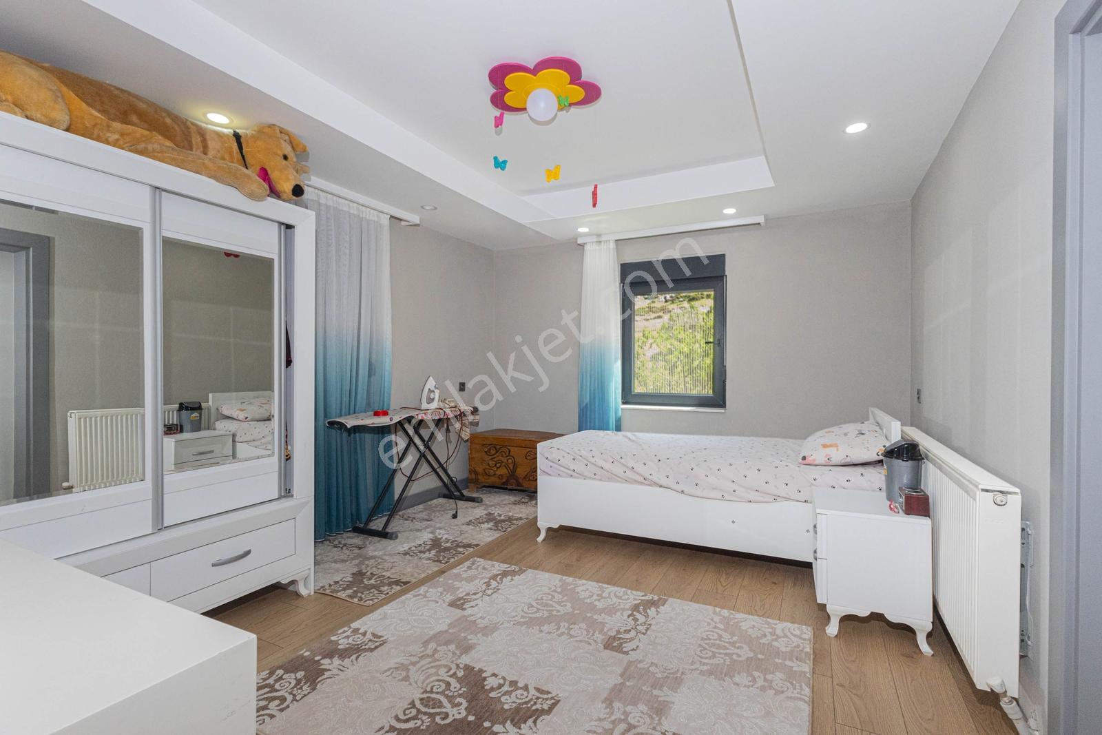 Korkutelin'de 17 Dönüm Çiftlik İçerisinde Villa - Görsel 25