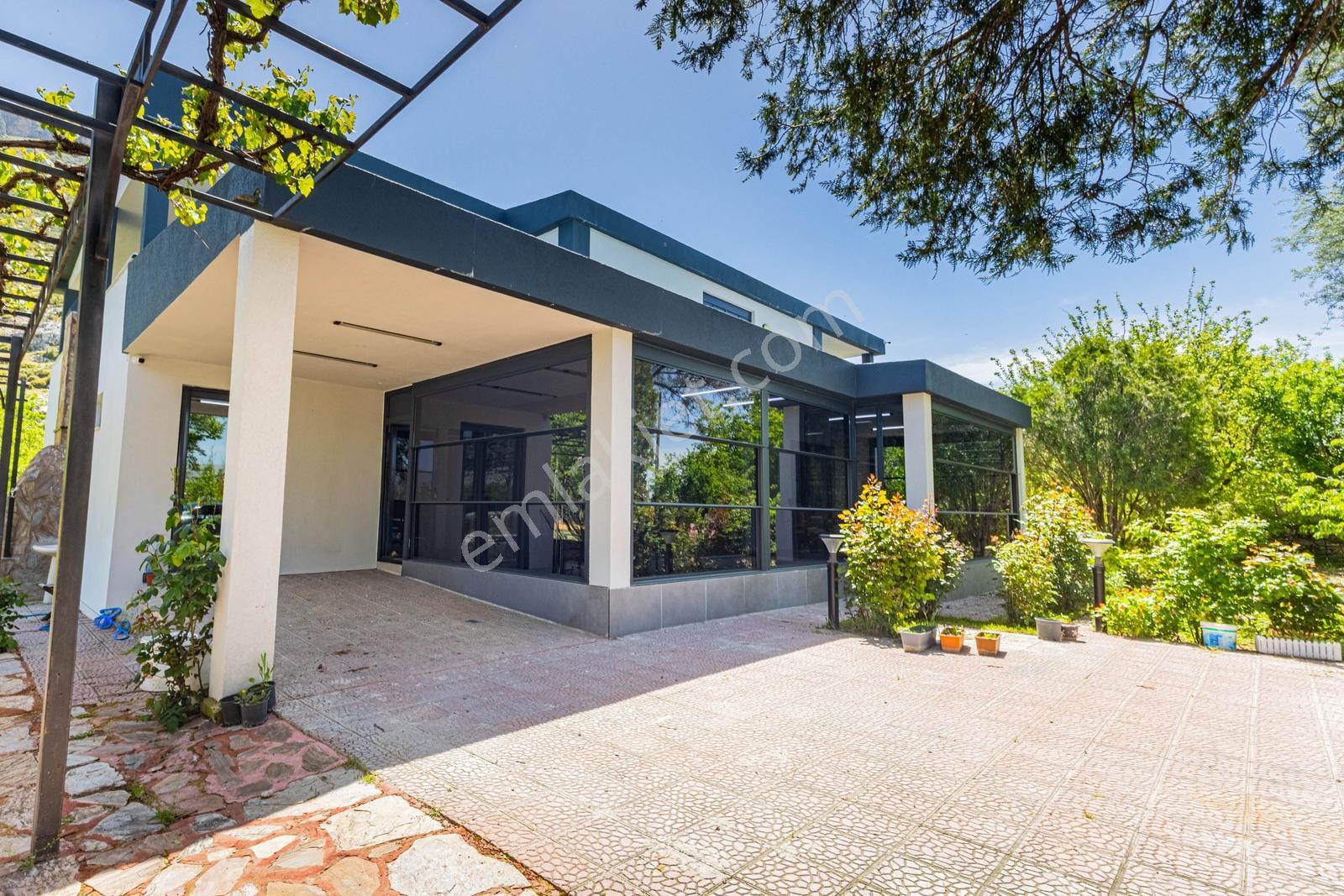 Korkutelin'de 17 Dönüm Çiftlik İçerisinde Villa - Görsel 20