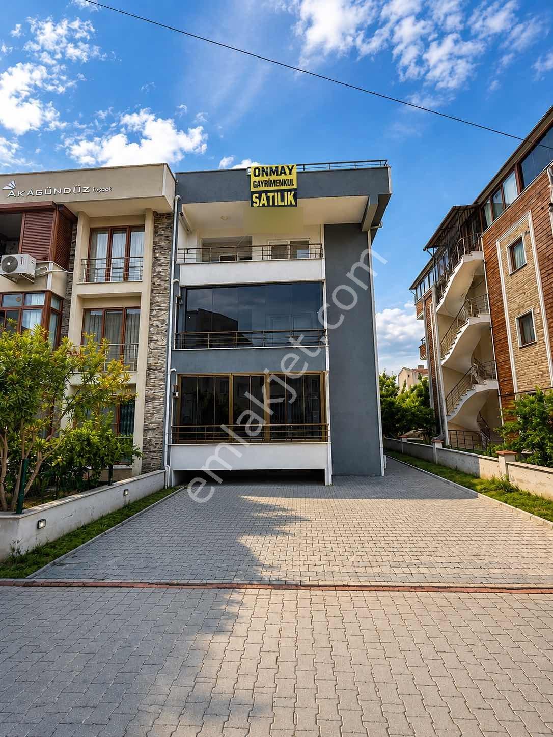 Onmax Bahçelievlerde Satılık 4+1 200 M2 Doğalgazlı Dubleks Daire - Görsel 31