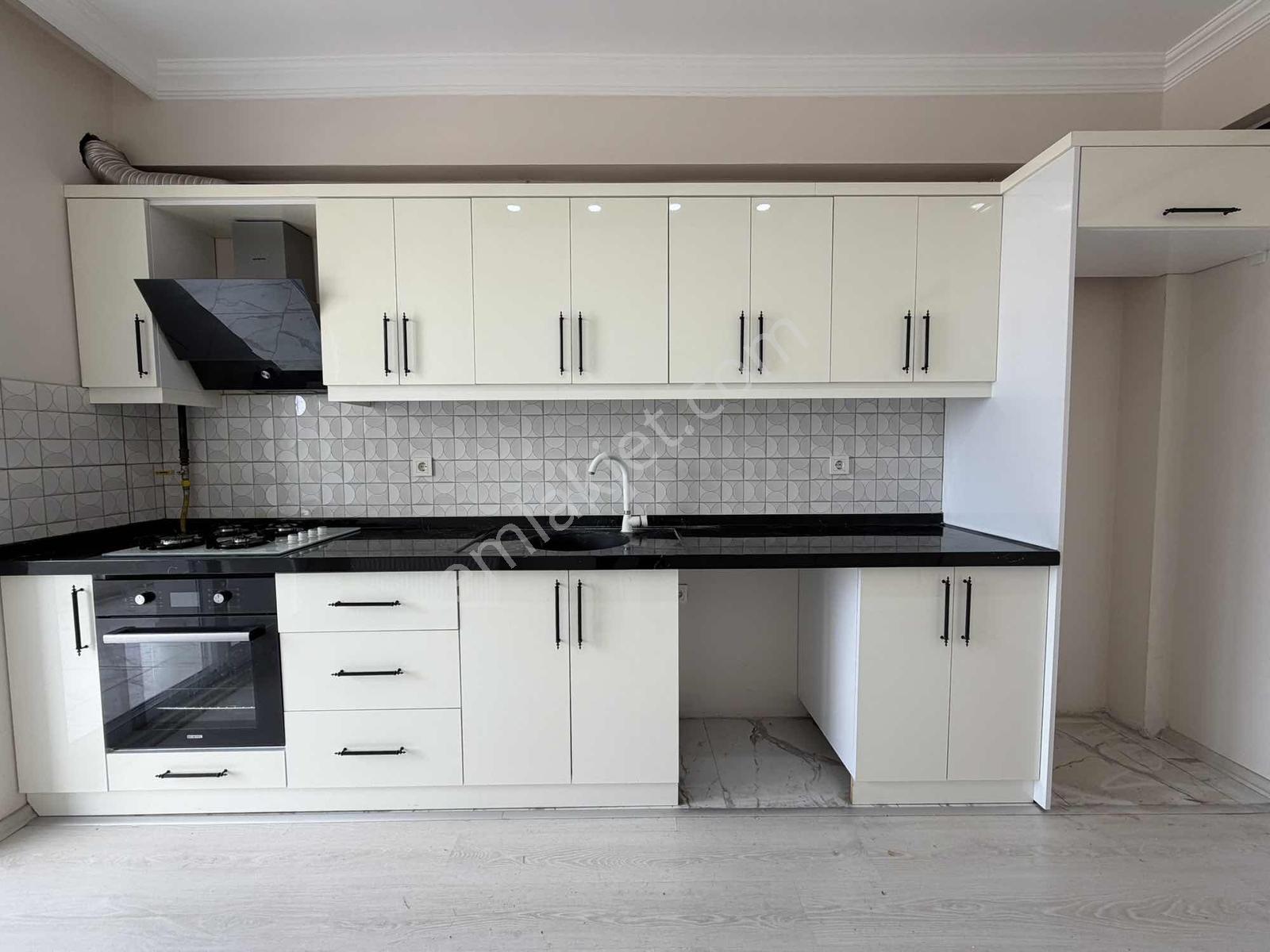 Onmax Bahçelievlerde Satılık 4+1 200 M2 Doğalgazlı Dubleks Daire - Görsel 14