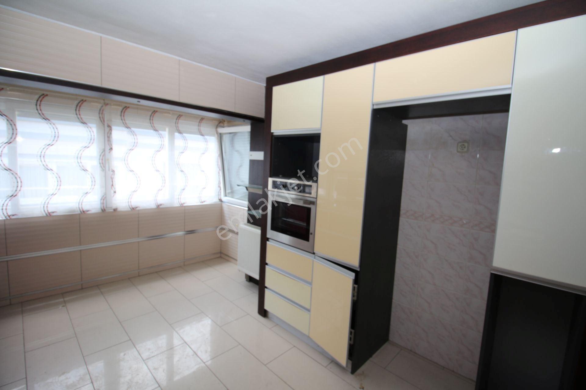 Doğalgazlı Otoparklı Tadilatlı Bakımlı Geniş Ferah 3+1 Daire - Görsel 19