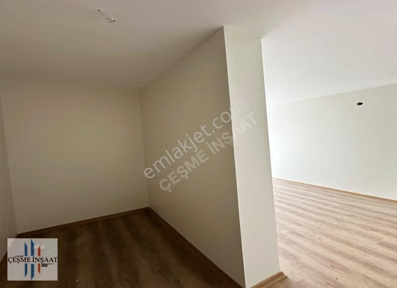 Kısa Katlı Sahile Yakın Butik Site İçi K.otoparklı 2+1 Ara Kat ! - Görsel 23