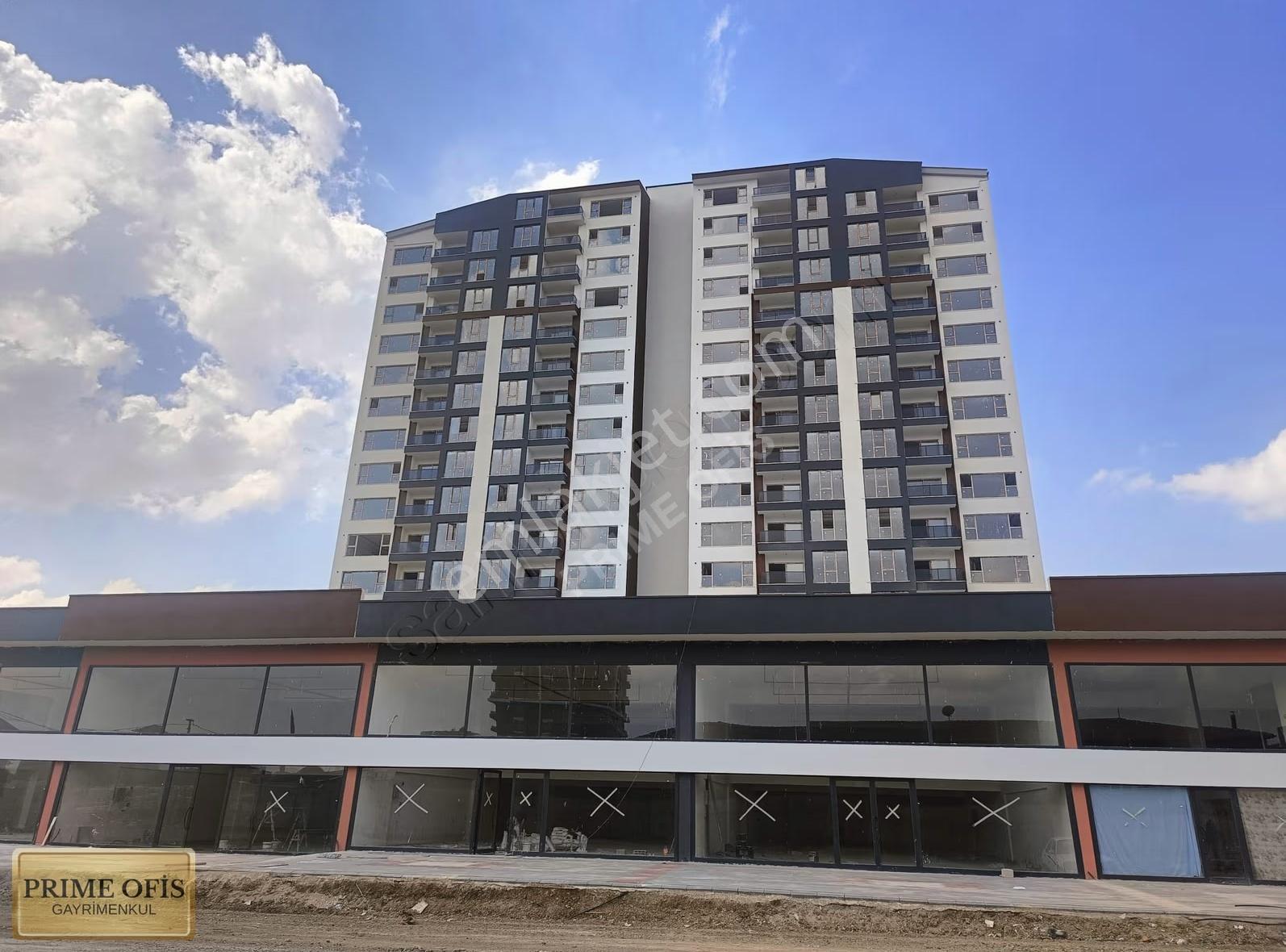 Etlik Caddesine Yüz Metre Mesafede 300 M2 Satılık Dükkan