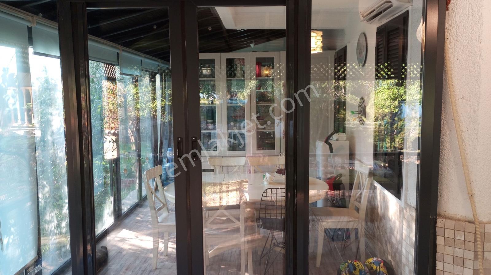 Denize Sıfır Özel Plajlı Lalekent Sitesinde 3+1 Eşyalı Villa - Görsel 28