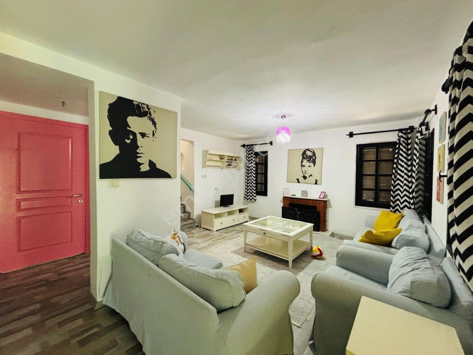 Denize Sıfır Özel Plajlı Lalekent Sitesinde 3+1 Eşyalı Villa - Görsel 16