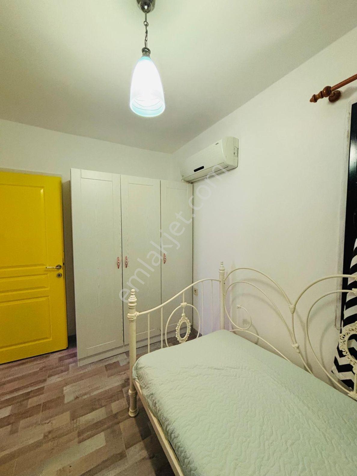 Denize Sıfır Özel Plajlı Lalekent Sitesinde 3+1 Eşyalı Villa - Görsel 10