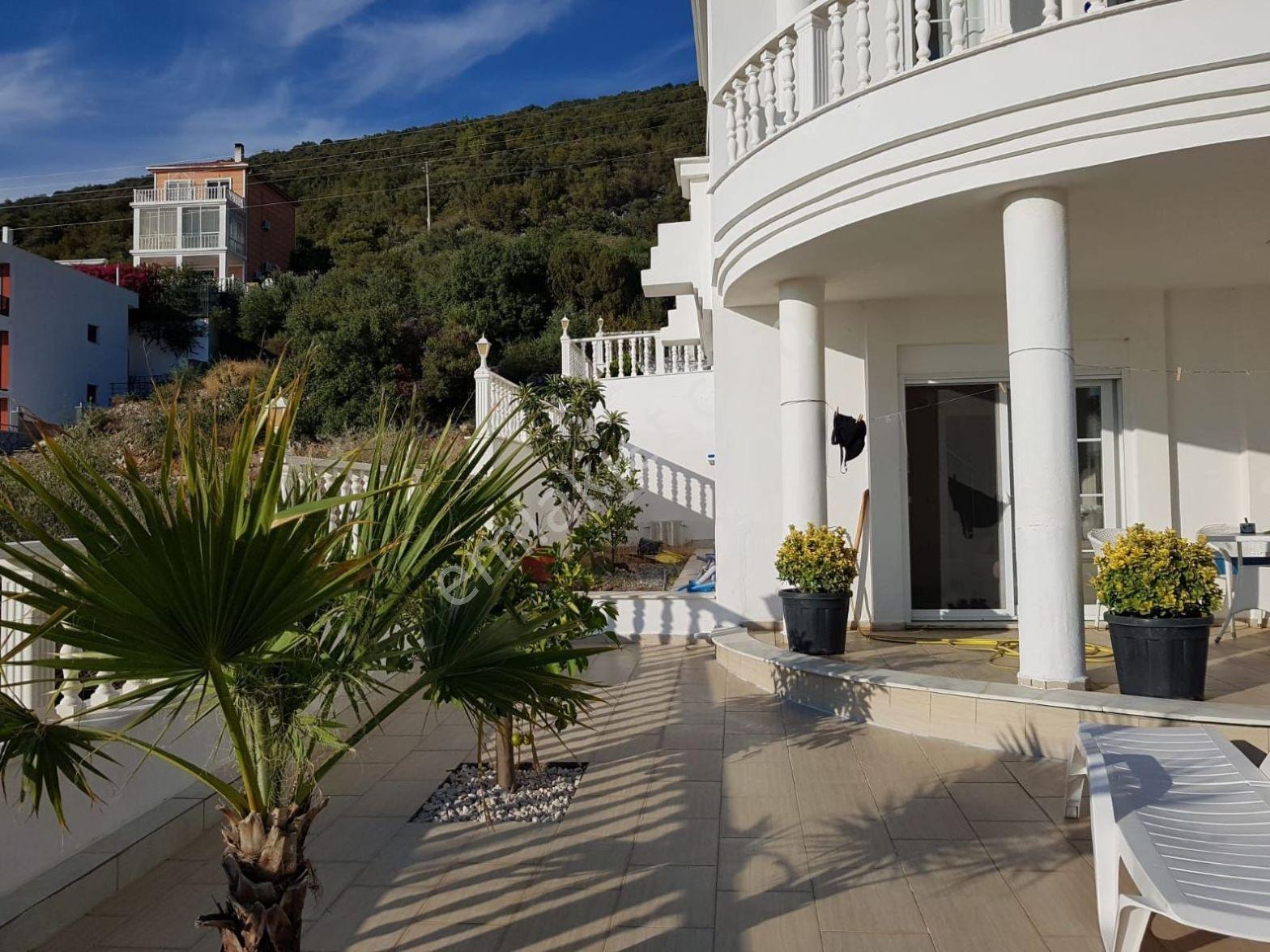 Panoramik Deniz Manzaralı Havuzlu Müstakil 4+1 Tripleks Villa - Görsel 31