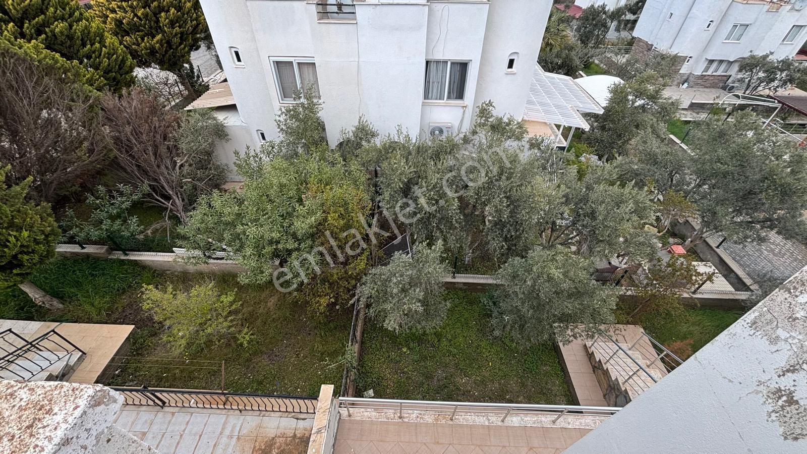 Bozbük Gündenkum Sitesinde Geniş Bahçeli Yazlık Villa - Görsel 8