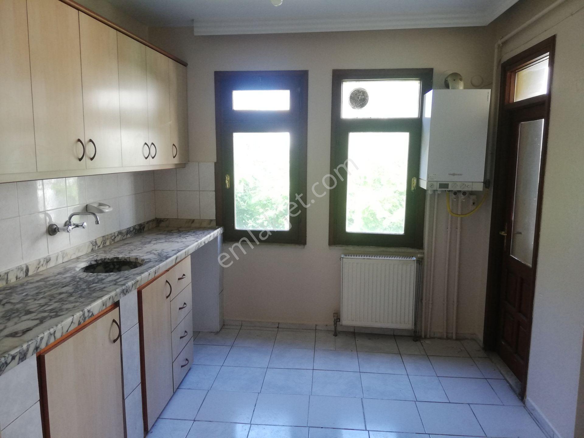 Gölbucağı Mahallesinde 2+1 Kombili Daire - Görsel 2