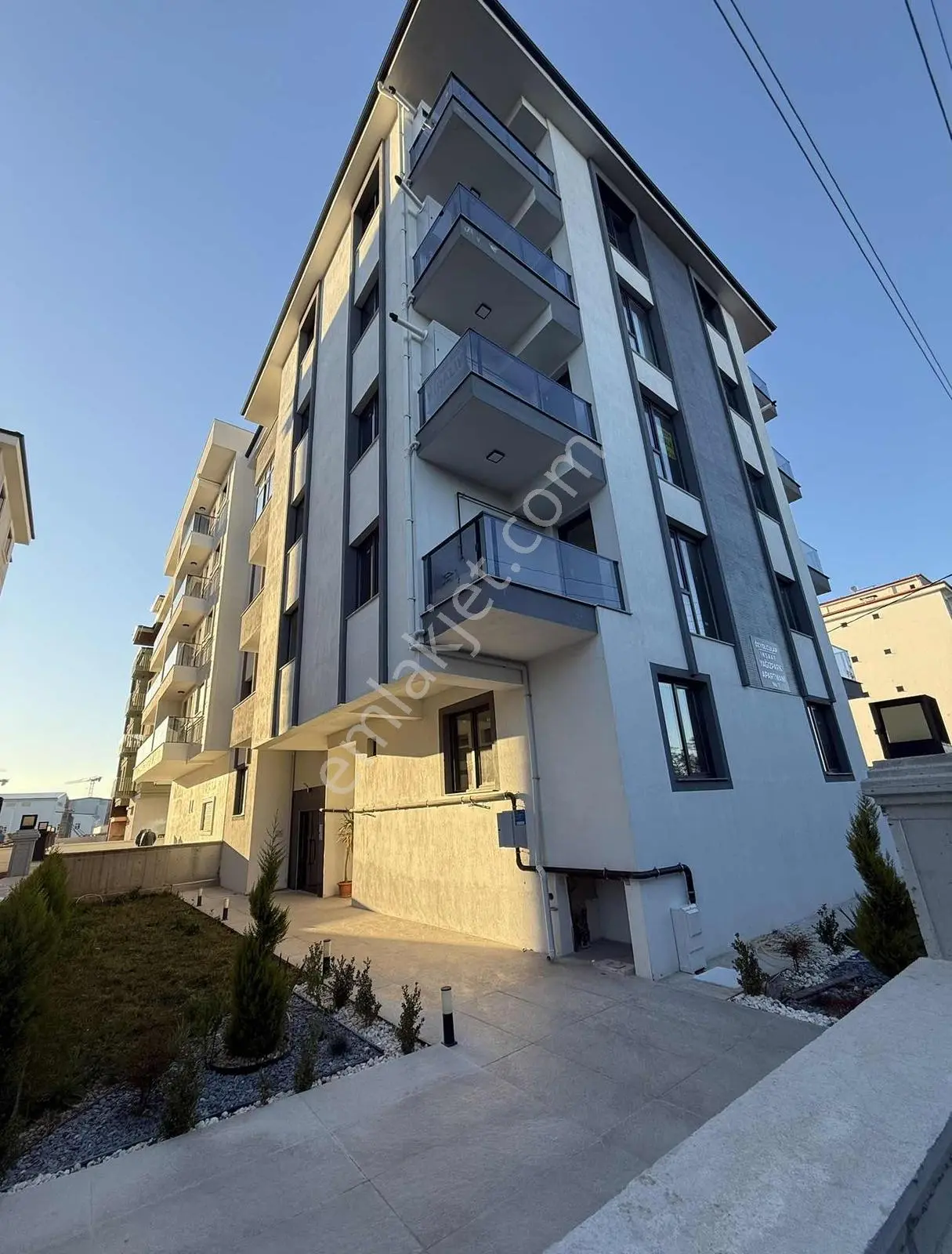 Karahasanlı Mahallesinde Kiralık 2+1 Daire - Görsel 2