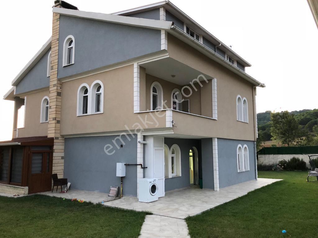 Home'dan Binkılıç Fatih Mah'de 2350m² Arsa İçerisinde 7+3 Villa.