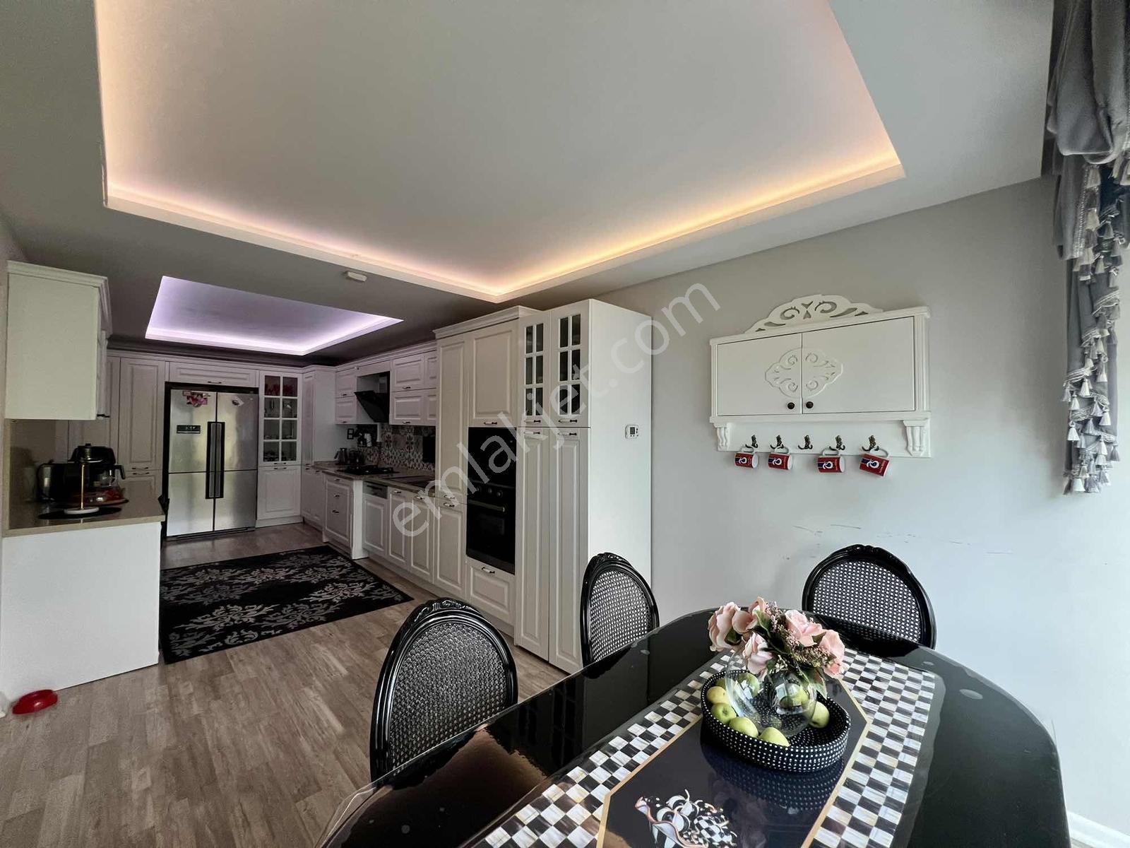 Söğütlü Ak Towers'ta Satılık 4+1 Özel Yapım Daire - Görsel 3