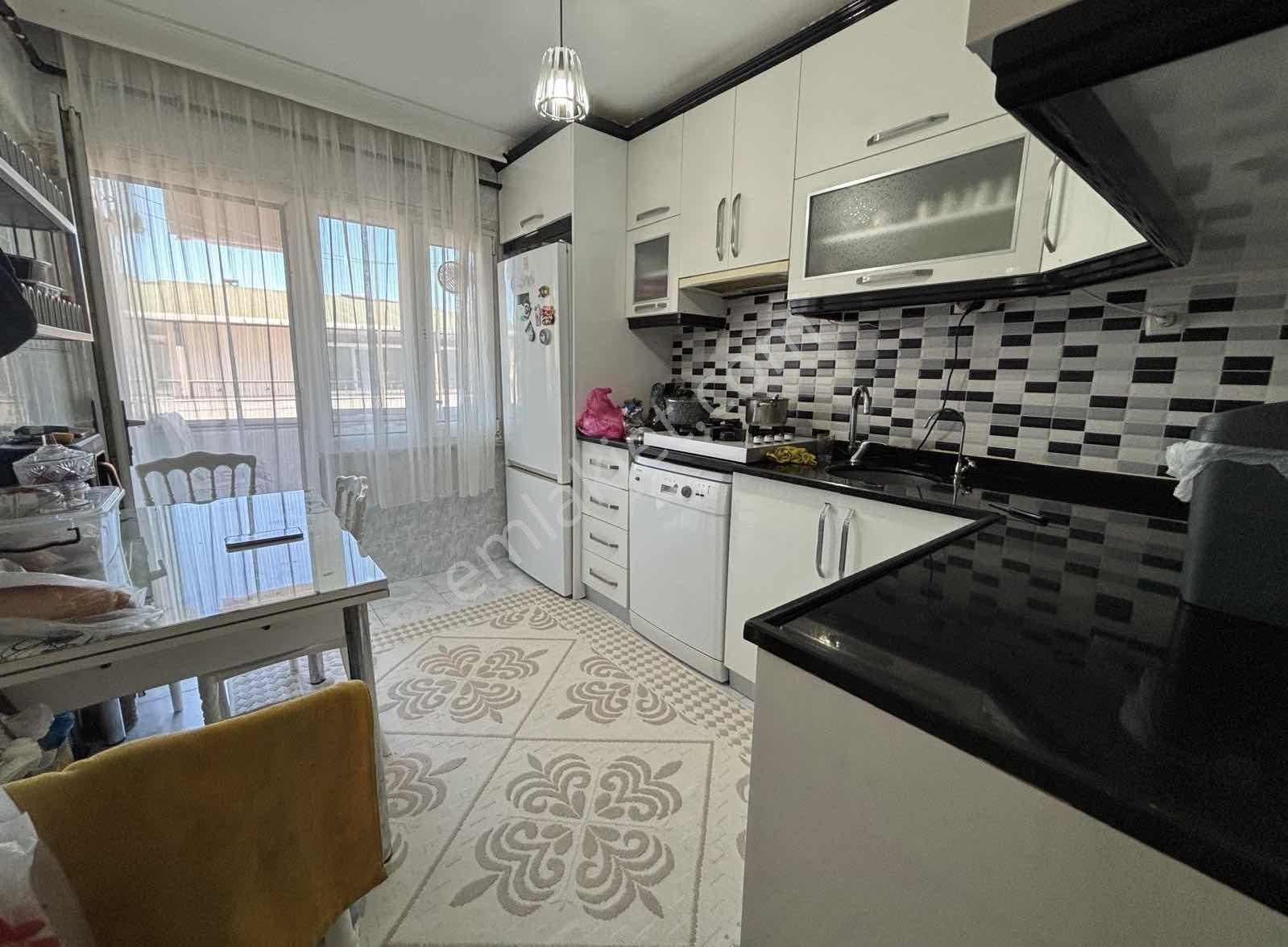 Satılık Eski Yapı Full Bakımlı 2+1 100m2 5.kat Güzel Konumda - Görsel 7