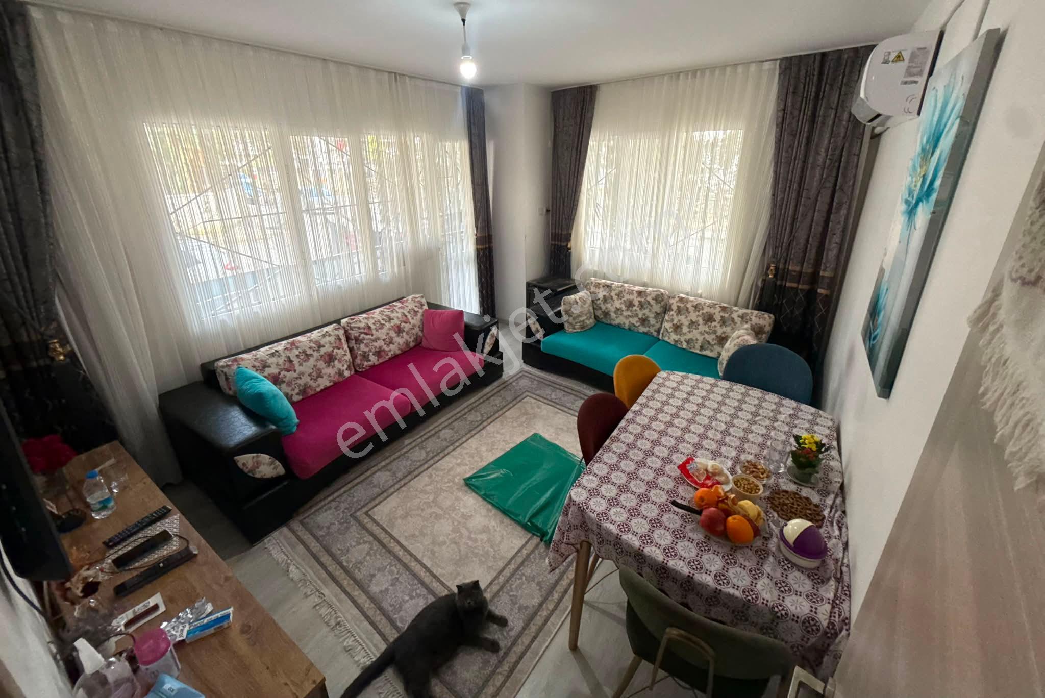 Menderes Turyap'tan Mithatpaşa Mh. 3+1 Satılık Bakımlı Daire - Görsel 9