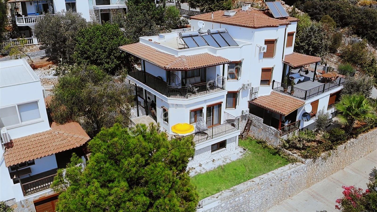 Deniz Manzaralı Şahane Bir Villa - Görsel 3