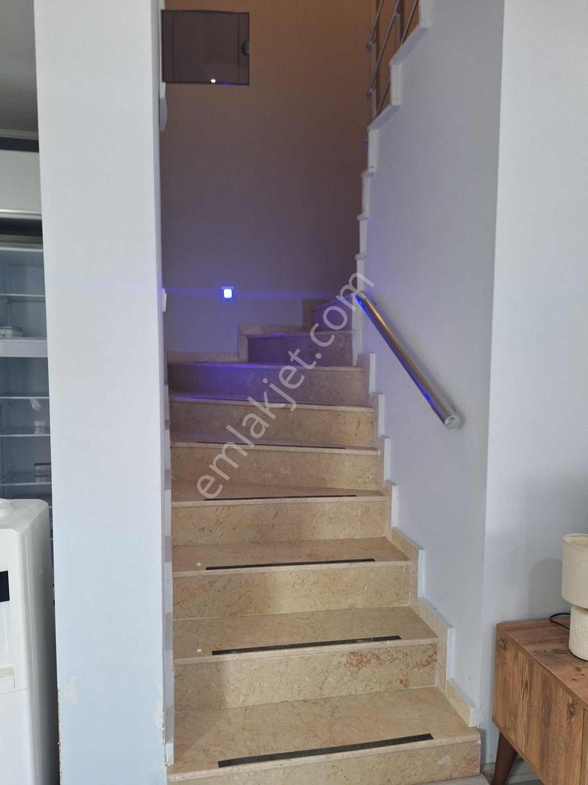 Akarcada Havuzlu Sitede Kiralık Eşyalı Yazlık - Görsel 14