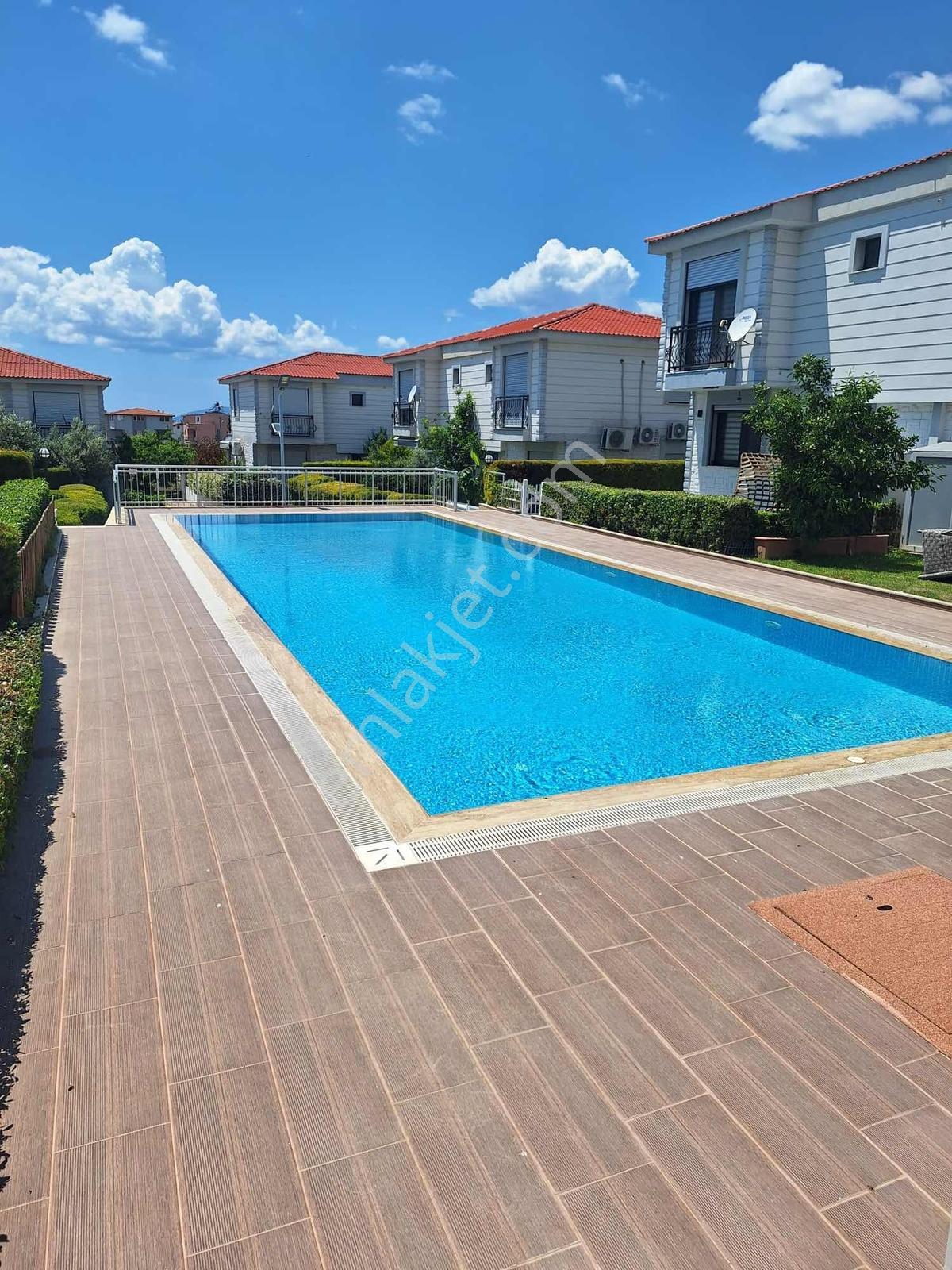 Akarcada Havuzlu Sitede Kiralık Eşyalı Yazlık - Görsel 19