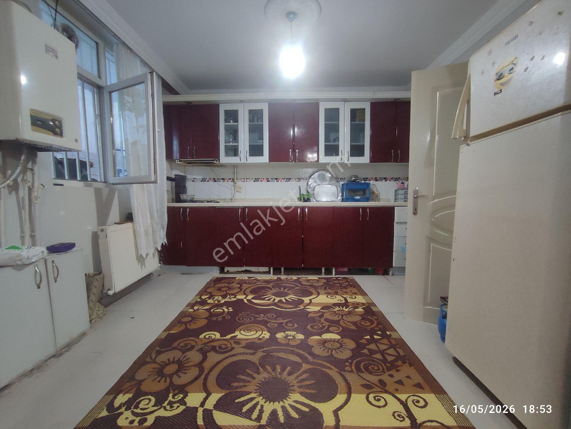 Alitaşı Mahallesi Valilik Civarında Satılık3+1daire