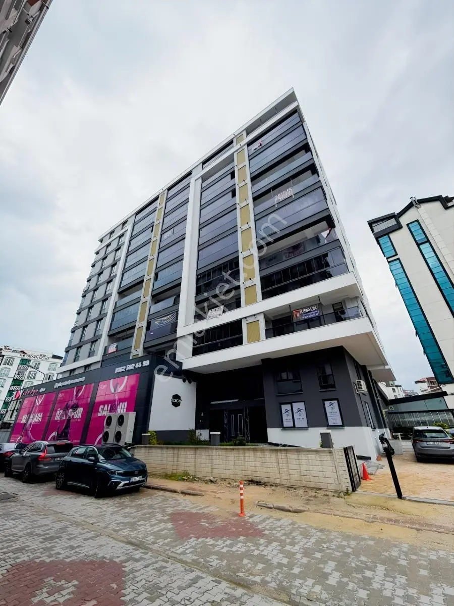 Atakum Marinada Ana Yola Cephe Full Deniz Manzaralı Satılık 1+1