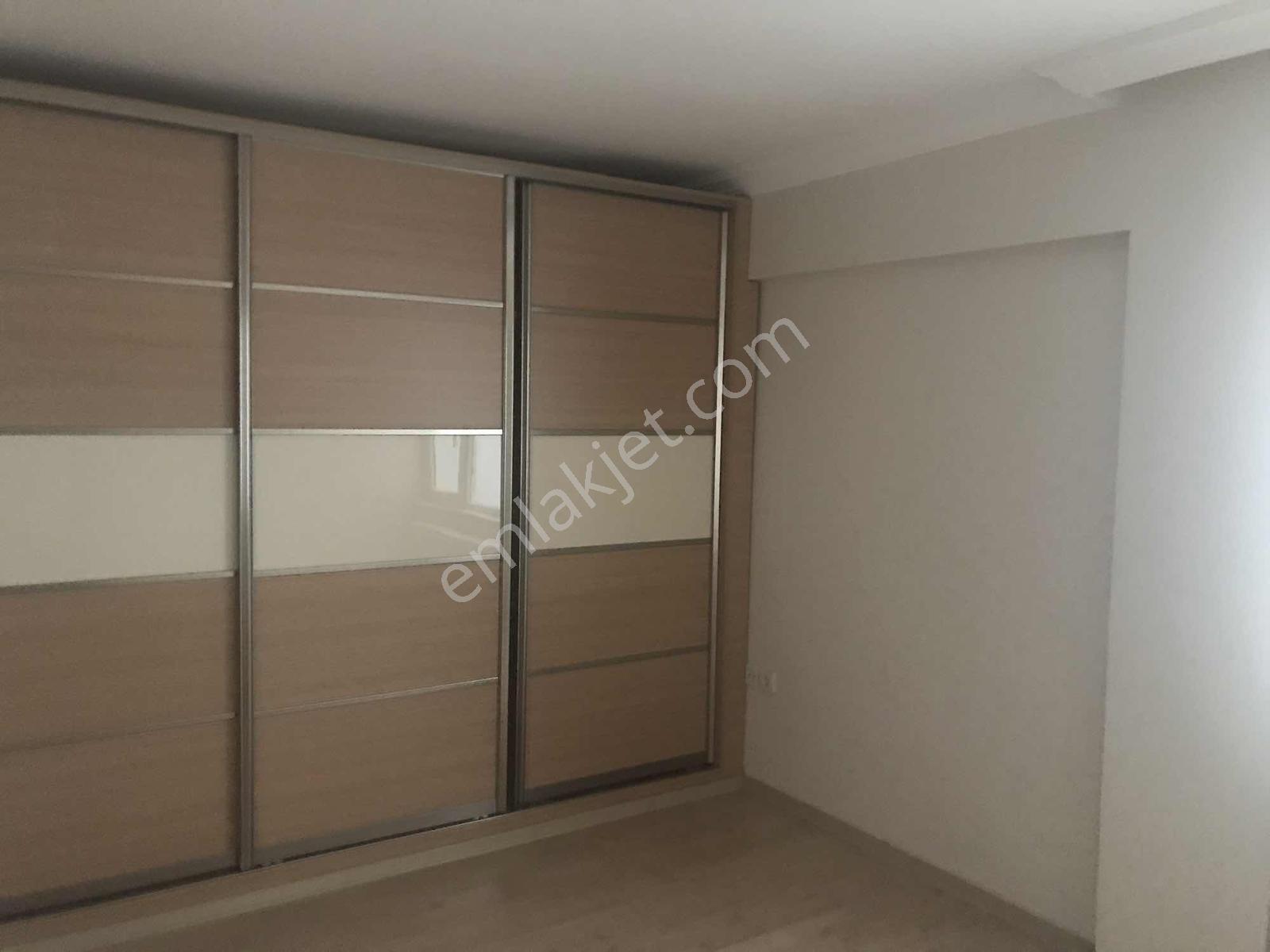 Karşıyaka Ordu Bulvarı Üzerine, Site İçinde,önü Açık Kiralık 3+1 - Görsel 18