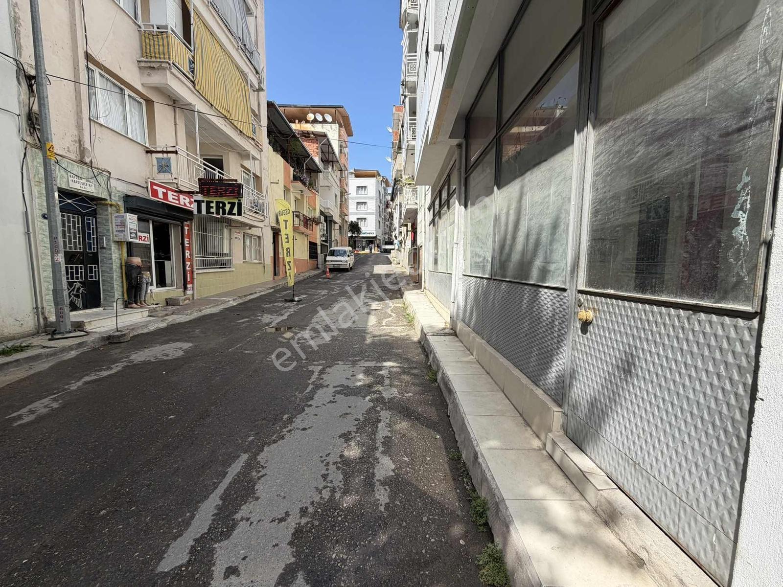 Buca Yıldız Mahallesi Geniş Kiralık İşyeri