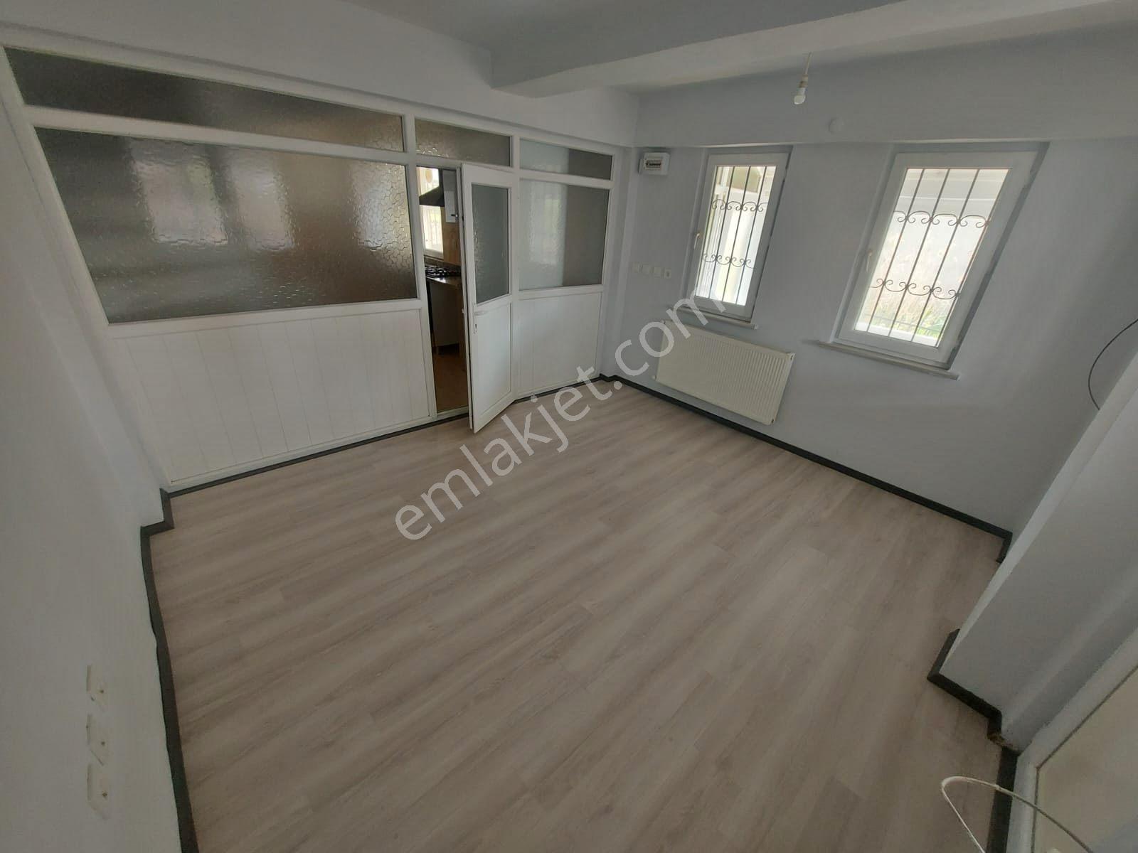 Yeniçiftlik Merkezde Okula Pazara Yakın 5+1 Bahçeli Yazlık Villa - Görsel 24